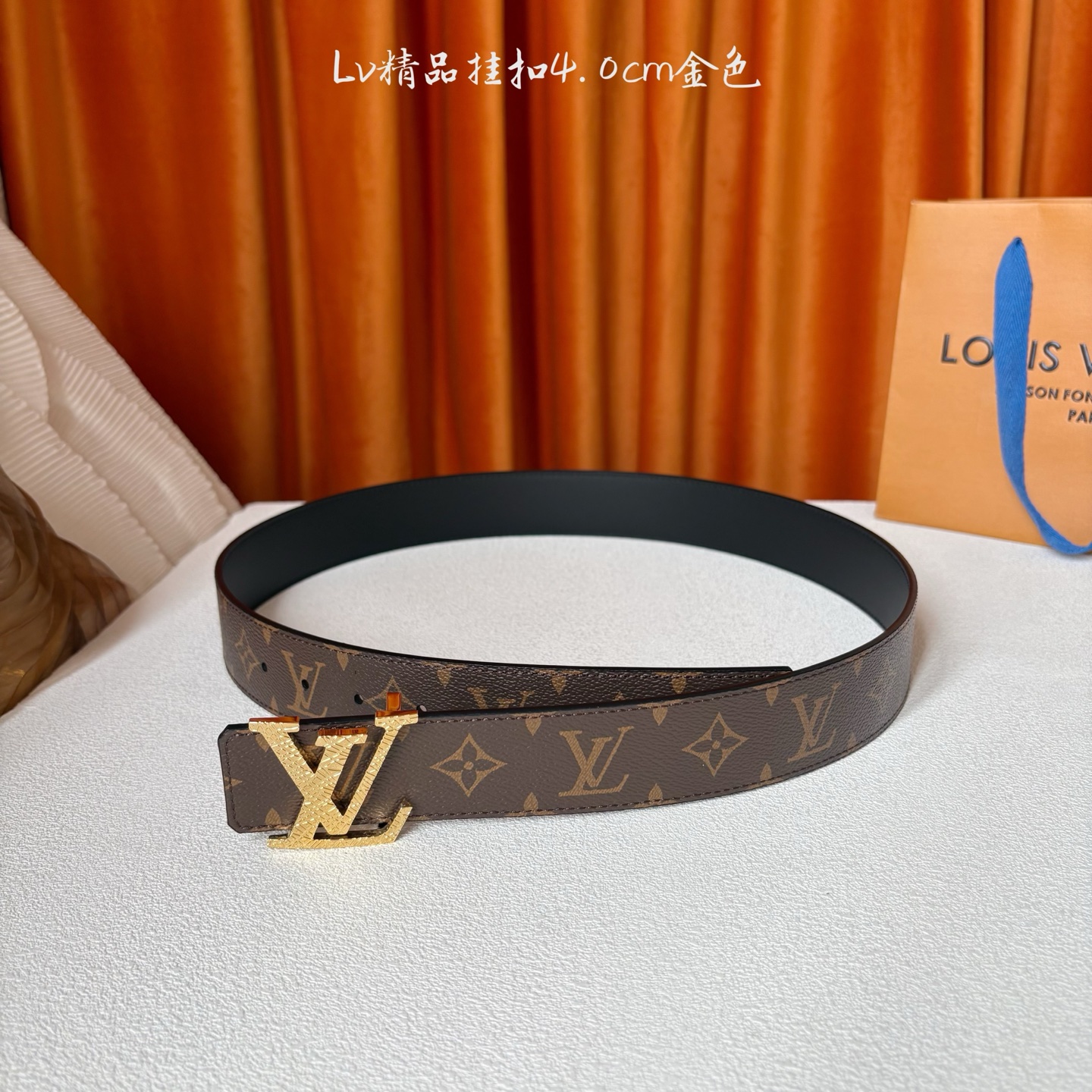 LOUIS VUITTON经典原单品质，面经典印花搭配原单精品挂扣，精工制作，细节看图，实物拍摄，高端奢