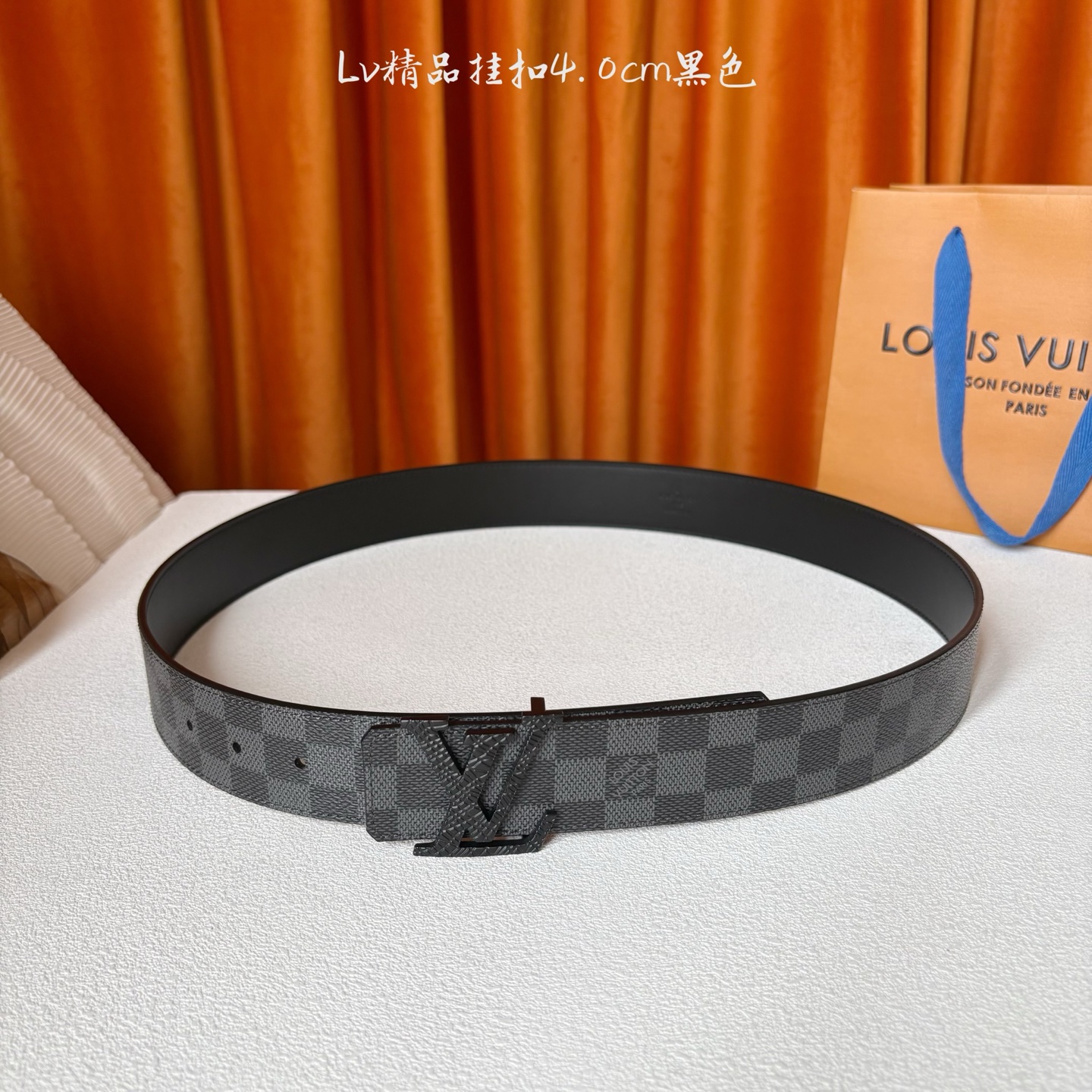 LOUIS VUITTON经典原单品质，面经典印花搭配原单精品挂扣，精工制作，细节看图，实物拍摄，高端奢