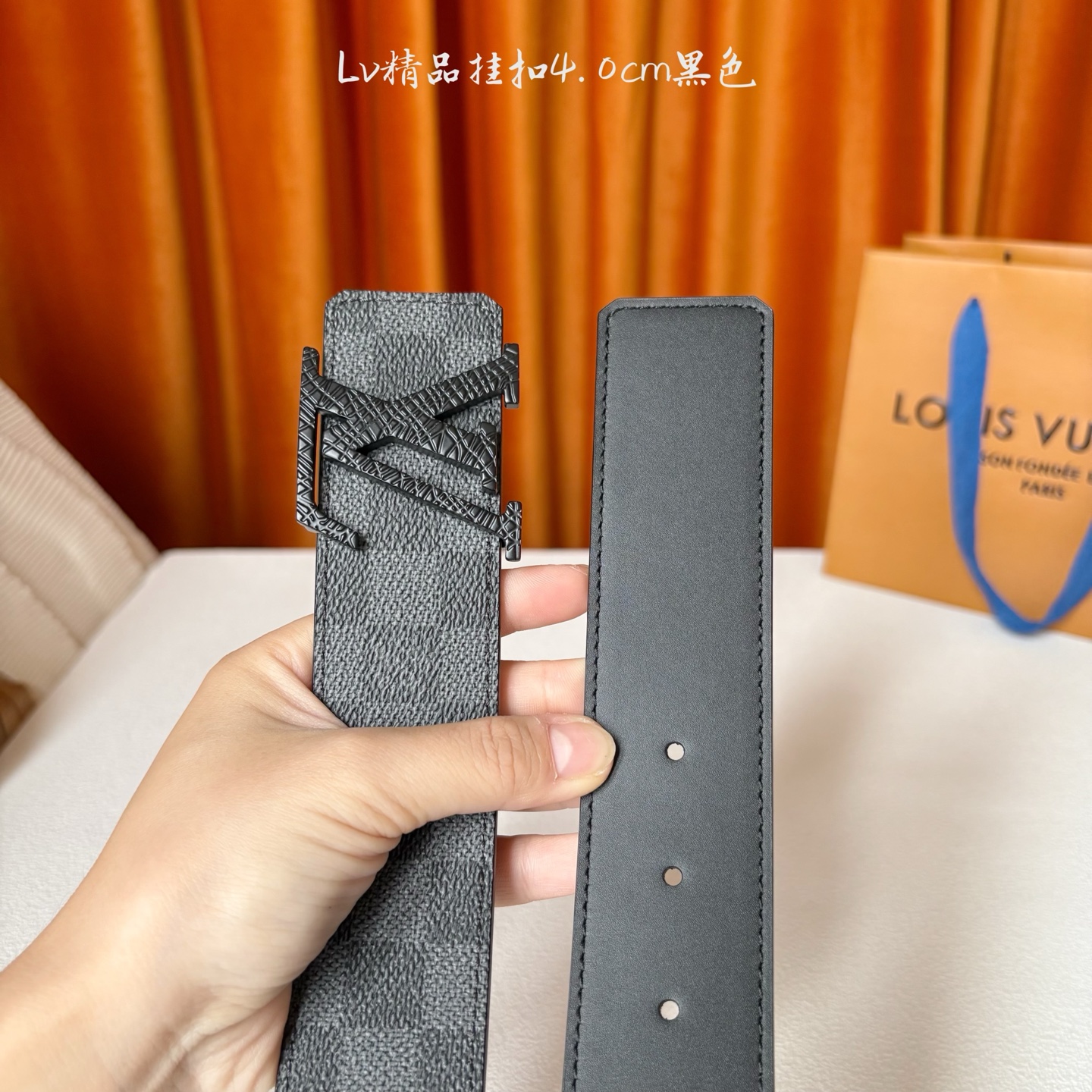 LOUIS VUITTON经典原单品质，面经典印花搭配原单精品挂扣，精工制作，细节看图，实物拍摄，高端奢