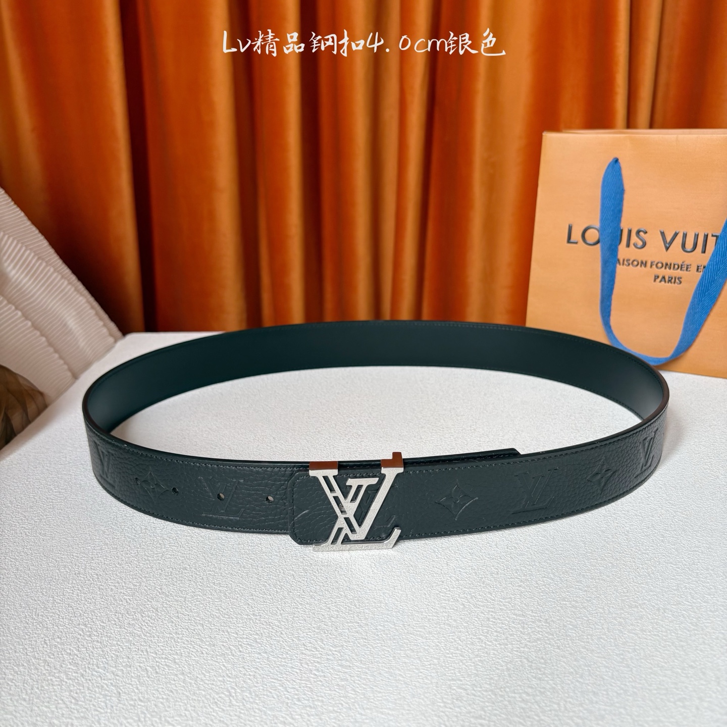 【LOUIS VUITTON驴牌】：经典原单品质，原版压花面搭配原单精品钢扣，精工制作，细节看图，实物拍