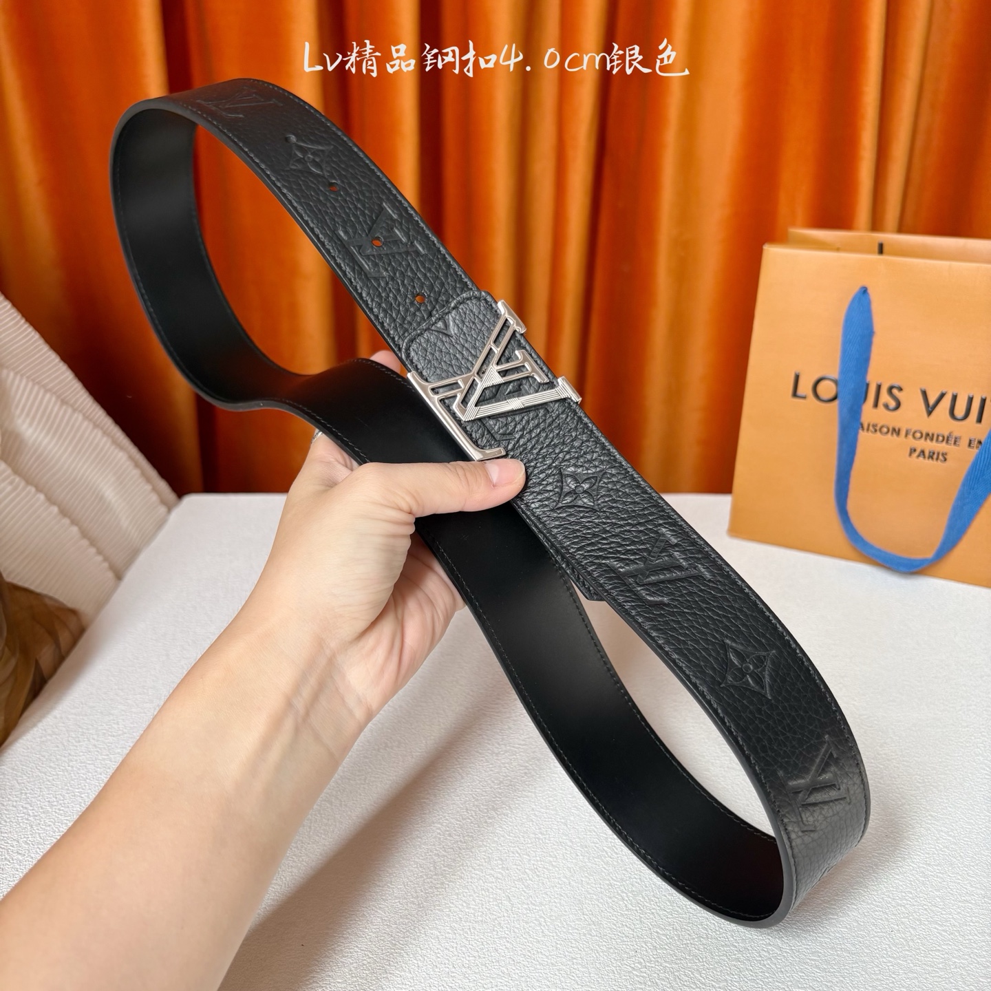 【LOUIS VUITTON驴牌】：经典原单品质，原版压花面搭配原单精品钢扣，精工制作，细节看图，实物拍