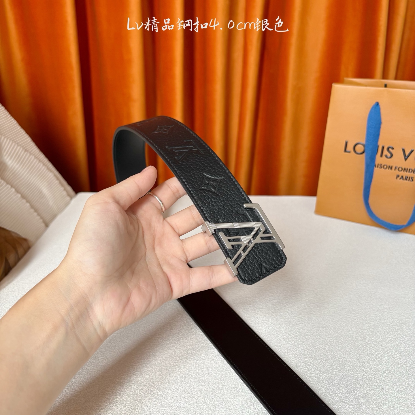 【LOUIS VUITTON驴牌】：经典原单品质，原版压花面搭配原单精品钢扣，精工制作，细节看图，实物拍