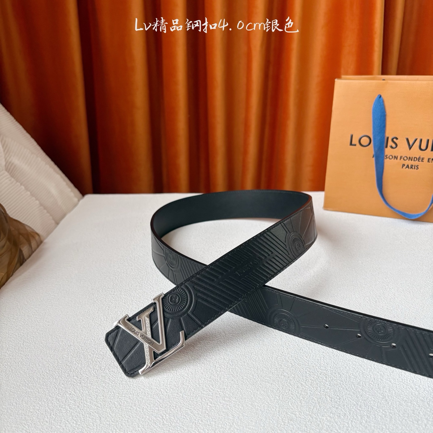 LOUIS VUITTON经典原单品质，原版压花面搭配原单精品钢扣，精工制作，细节看图，实物拍摄，高端奢