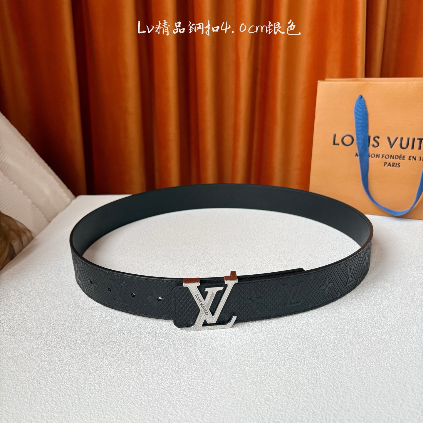 LOUIS VUITTON经典原单品质，原版压花面搭配原单精品钢扣，精工制作，细节看图，实物拍摄，高端奢