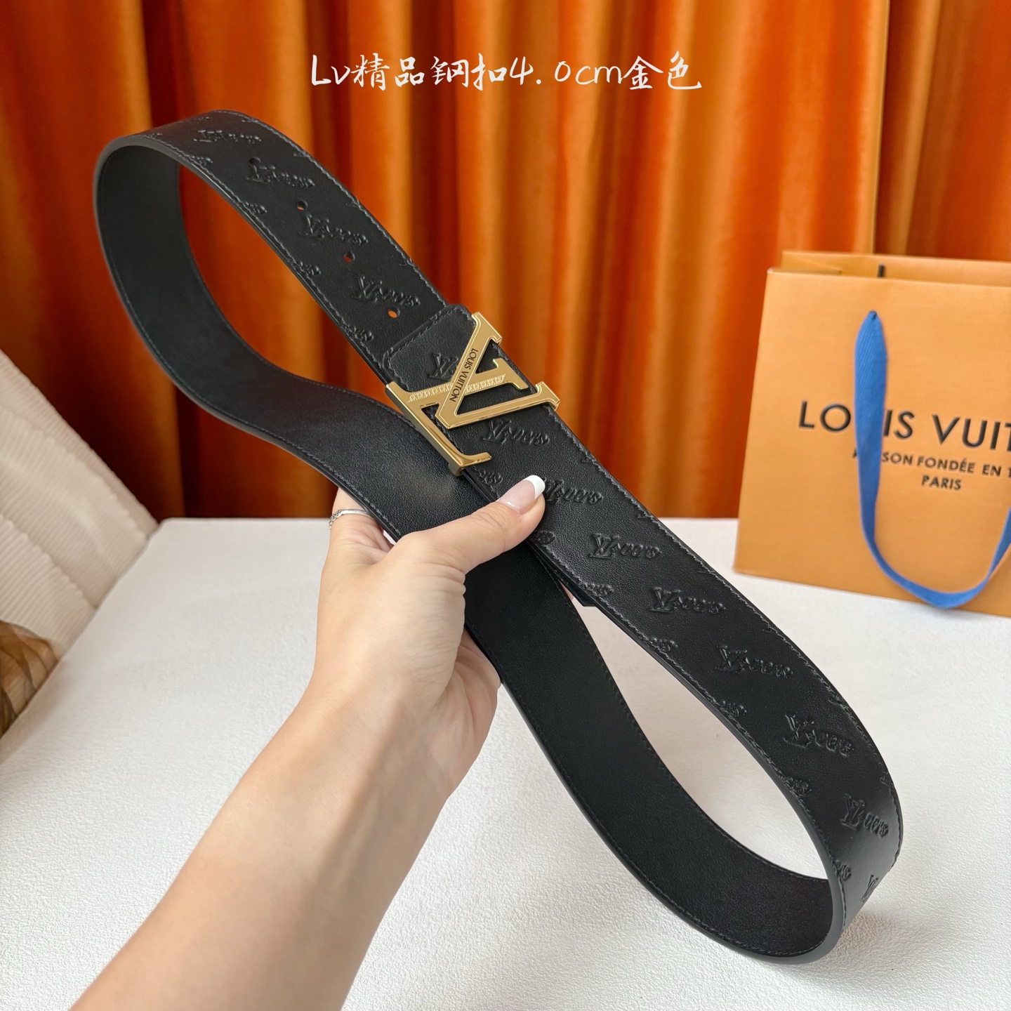 LOUIS VUITTON经典原单品质，原版压花面搭配原单精品钢扣，精工制作，细节看图，实物拍摄，高端奢