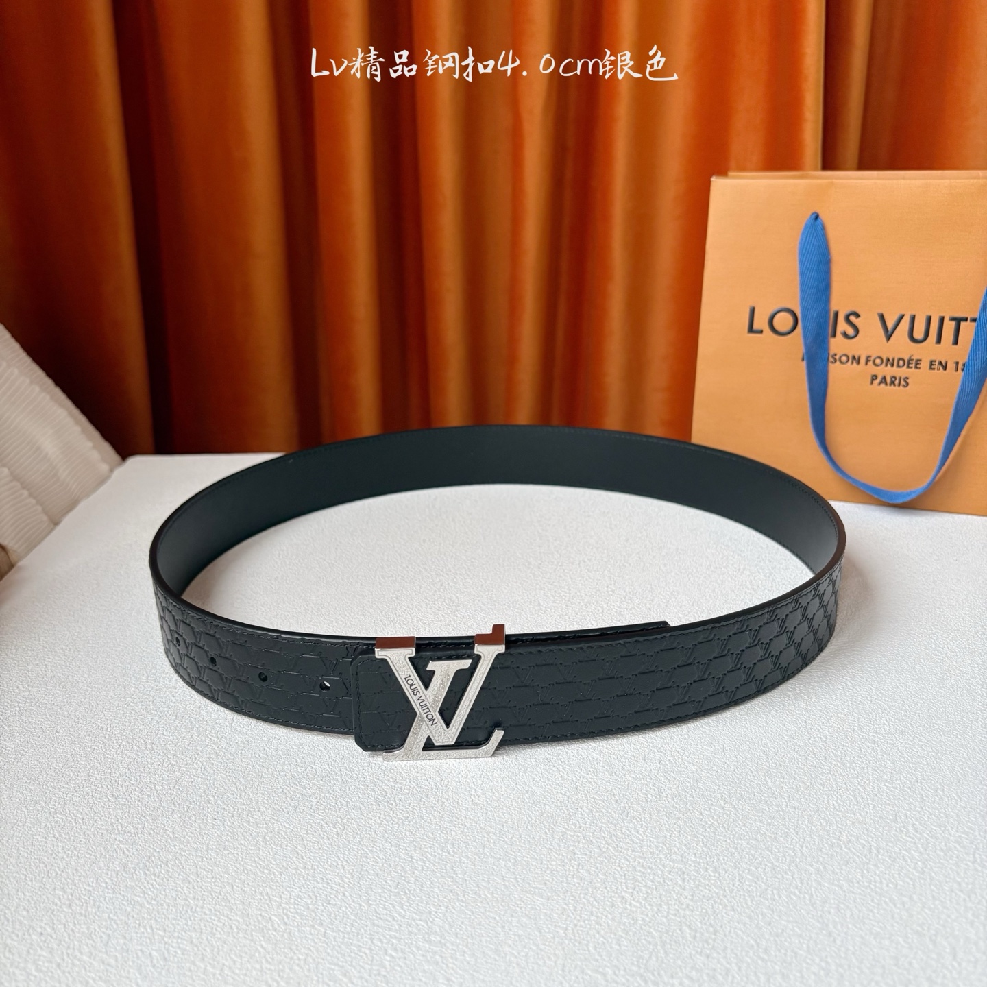 LOUIS VUITTON经典原单品质，原版压花面搭配原单精品钢扣，精工制作，细节看图，实物拍摄，高端奢