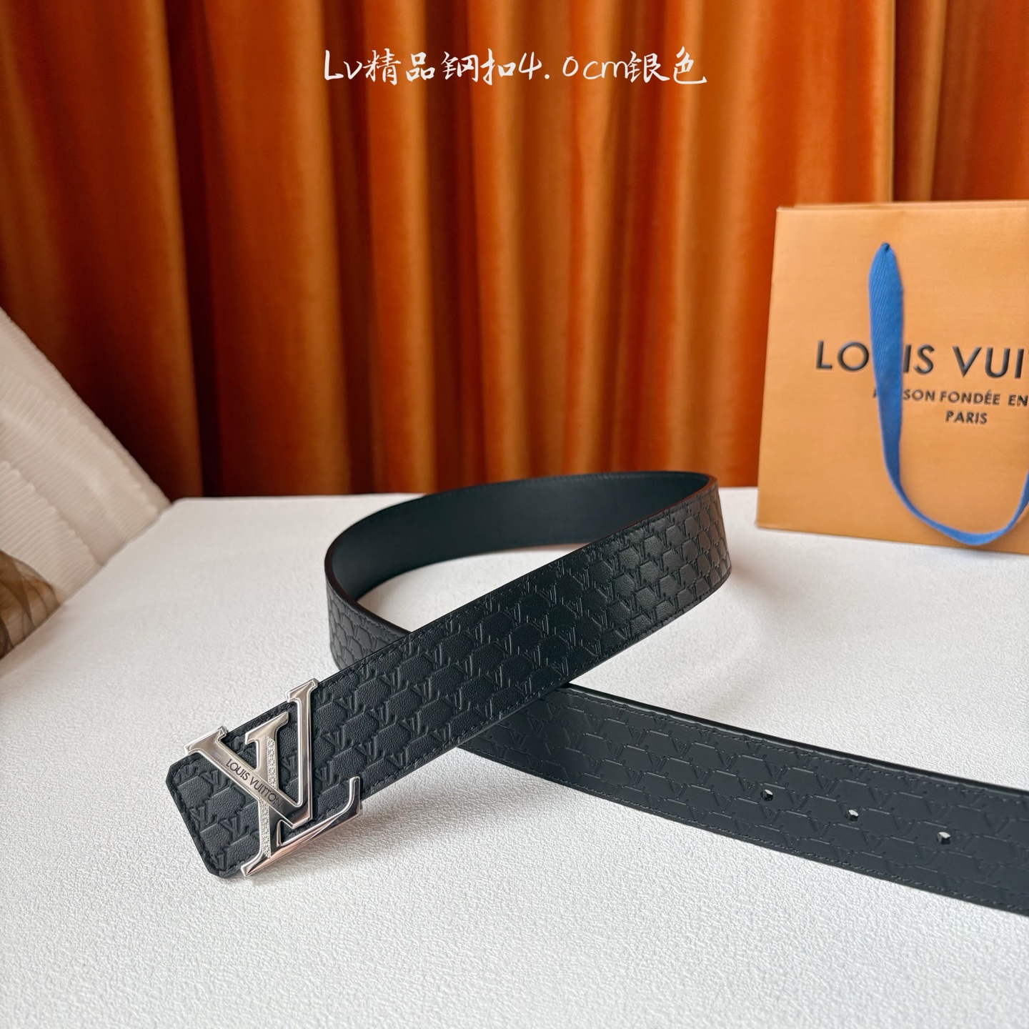 LOUIS VUITTON经典原单品质，原版压花面搭配原单精品钢扣，精工制作，细节看图，实物拍摄，高端奢