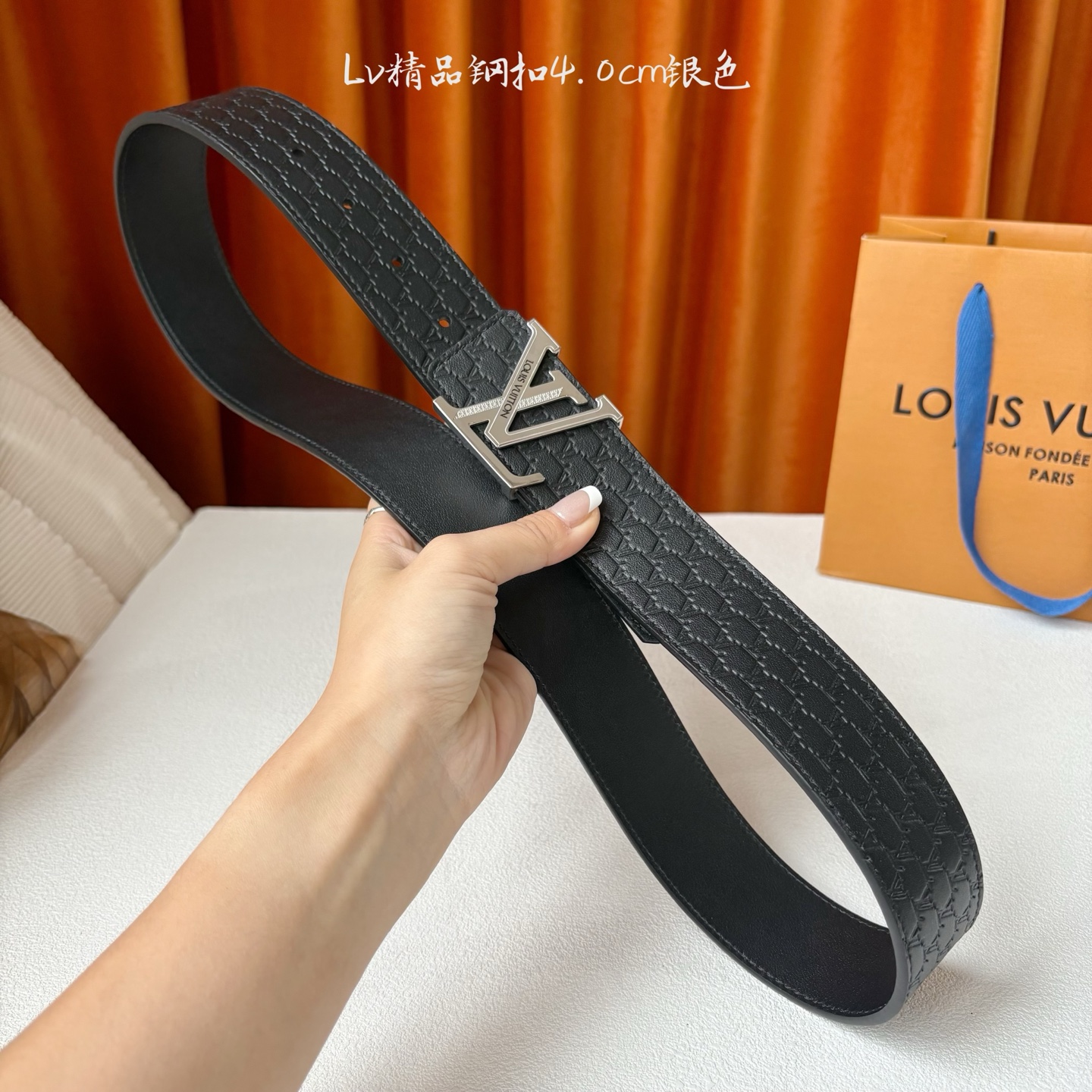 LOUIS VUITTON经典原单品质，原版压花面搭配原单精品钢扣，精工制作，细节看图，实物拍摄，高端奢