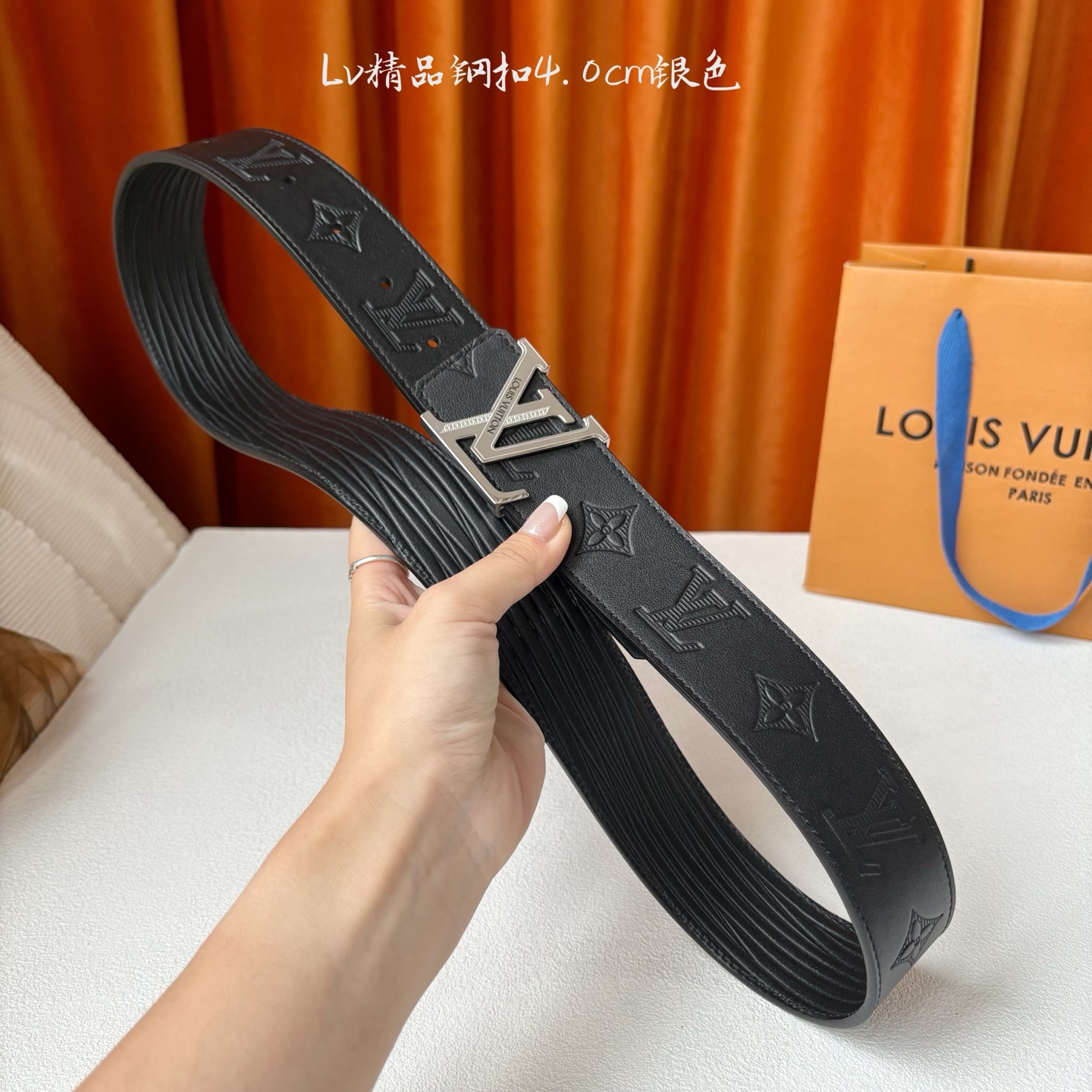 LOUIS VUITTON经典原单品质，原版压花面搭配原单精品钢扣，精工制作，细节看图，实物拍摄，高端奢