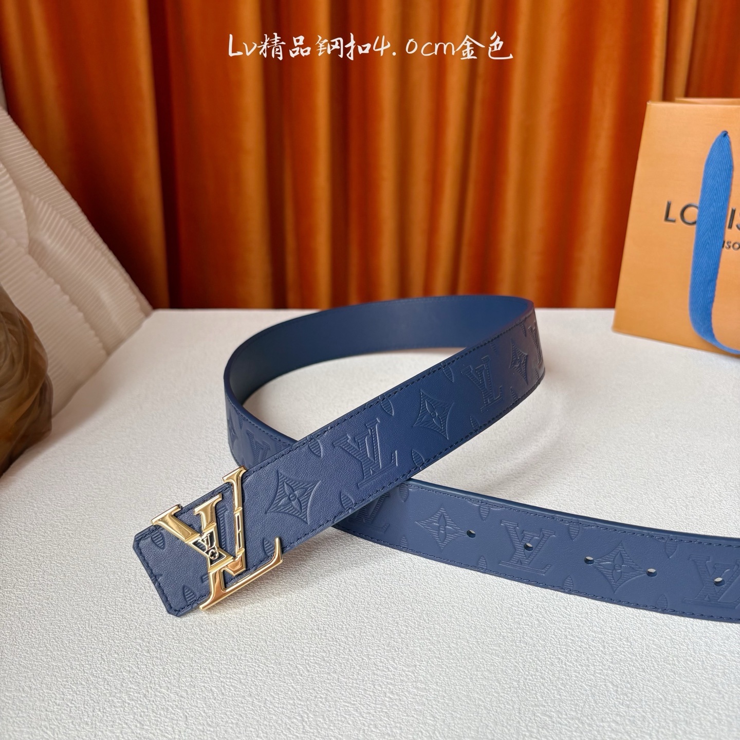 LOUIS VUITTON 经典原单品质，经典压花搭配原版皮底，镂空精品钢扣，精工制作，细节看图，实物拍