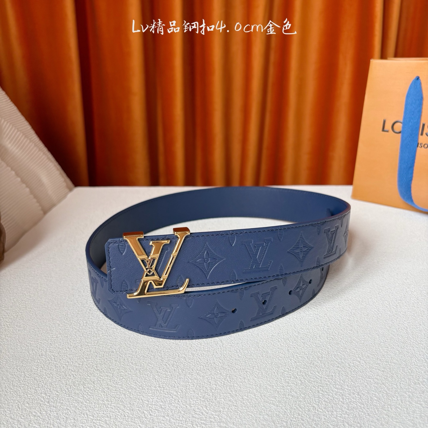 LOUIS VUITTON 经典原单品质，经典压花搭配原版皮底，镂空精品钢扣，精工制作，细节看图，实物拍