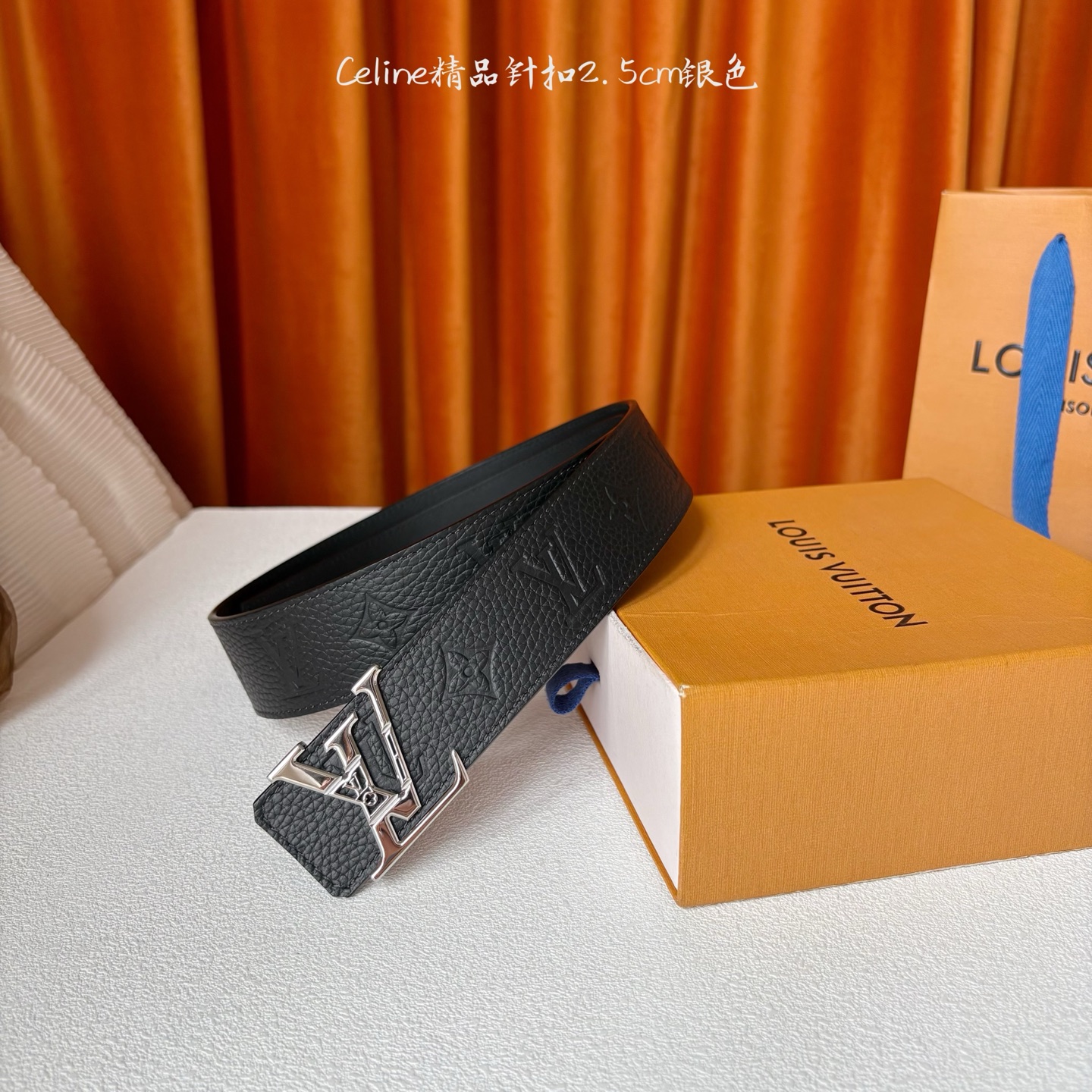 LOUIS VUITTON 经典原单品质，经典压花搭配原版皮底，镂空精品钢扣，精工制作，细节看图，实物拍