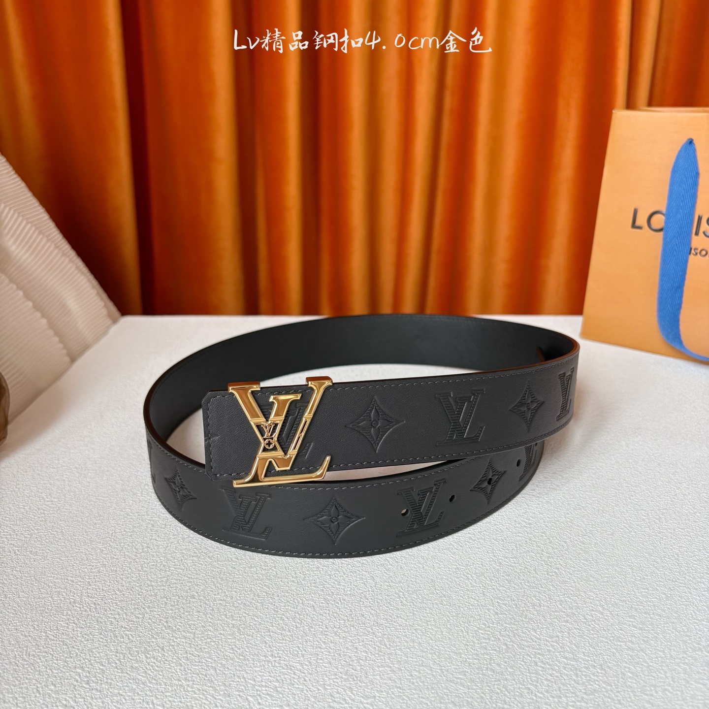 LOUIS VUITTON 经典原单品质，经典压花搭配原版皮底，镂空精品钢扣，精工制作，细节看图，实物拍