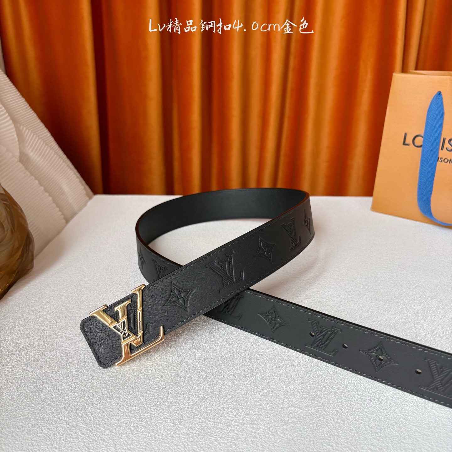 LOUIS VUITTON 经典原单品质，经典压花搭配原版皮底，镂空精品钢扣，精工制作，细节看图，实物拍