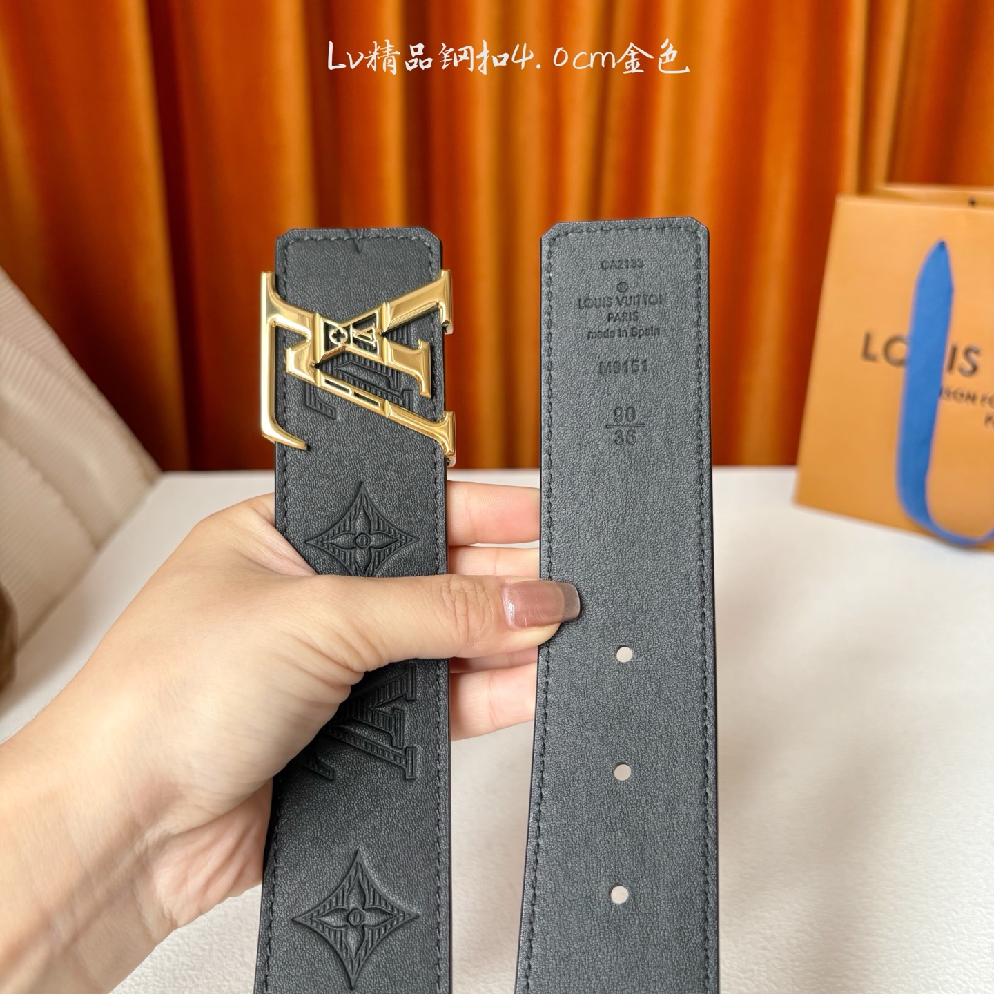 LOUIS VUITTON 经典原单品质，经典压花搭配原版皮底，镂空精品钢扣，精工制作，细节看图，实物拍