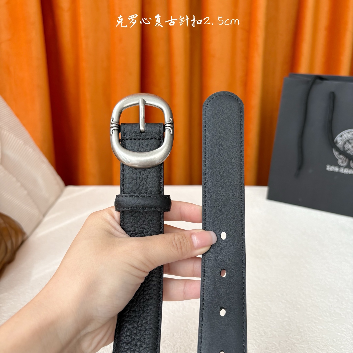 𝐂𝐡𝐫𝐨𝐦𝐞𝐇𝐞𝐚𝐫𝐭𝐬 克罗心经典针扣皮带，复古银五金搭配头层牛皮腰带，酷炫十足。宽度2.5cm