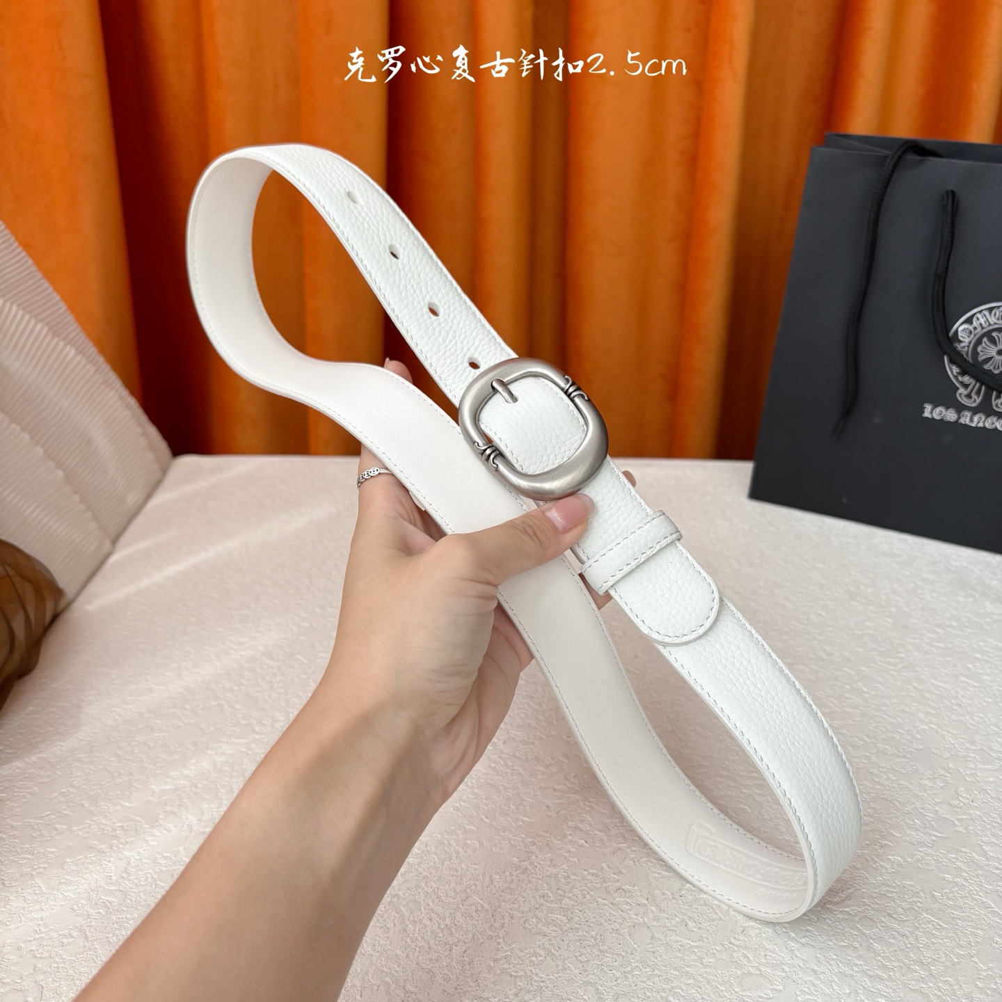 𝐂𝐡𝐫𝐨𝐦𝐞𝐇𝐞𝐚𝐫𝐭𝐬 克罗心经典针扣皮带，复古银五金搭配头层牛皮腰带，酷炫十足。宽度2.5cm