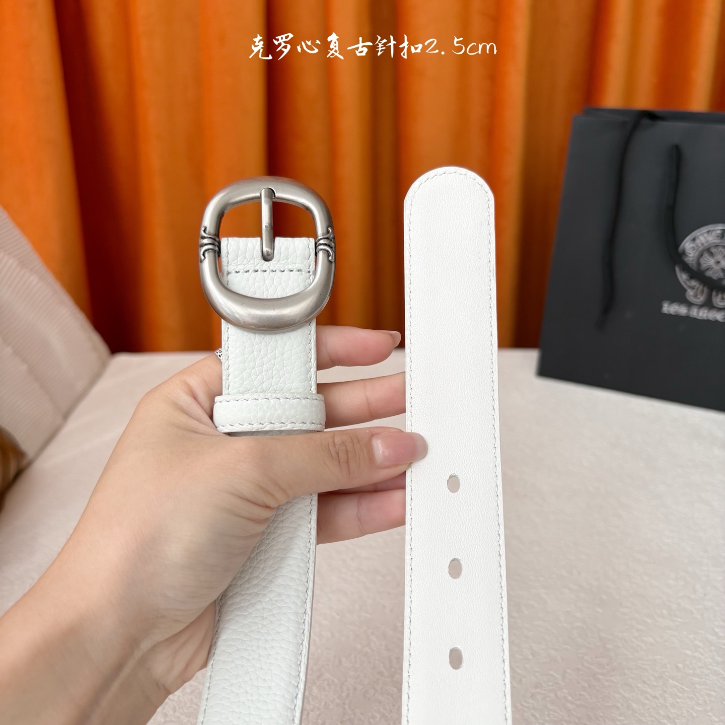 𝐂𝐡𝐫𝐨𝐦𝐞𝐇𝐞𝐚𝐫𝐭𝐬 克罗心经典针扣皮带，复古银五金搭配头层牛皮腰带，酷炫十足。宽度2.5cm