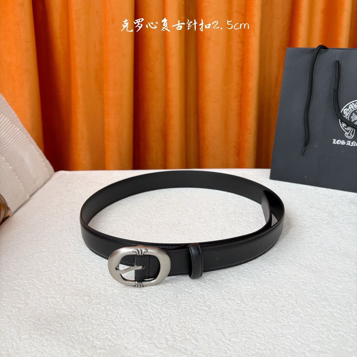 𝐂𝐡𝐫𝐨𝐦𝐞𝐇𝐞𝐚𝐫𝐭𝐬 克罗心经典针扣皮带，复古银五金搭配头层牛皮腰带，酷炫十足。宽度2.5cm