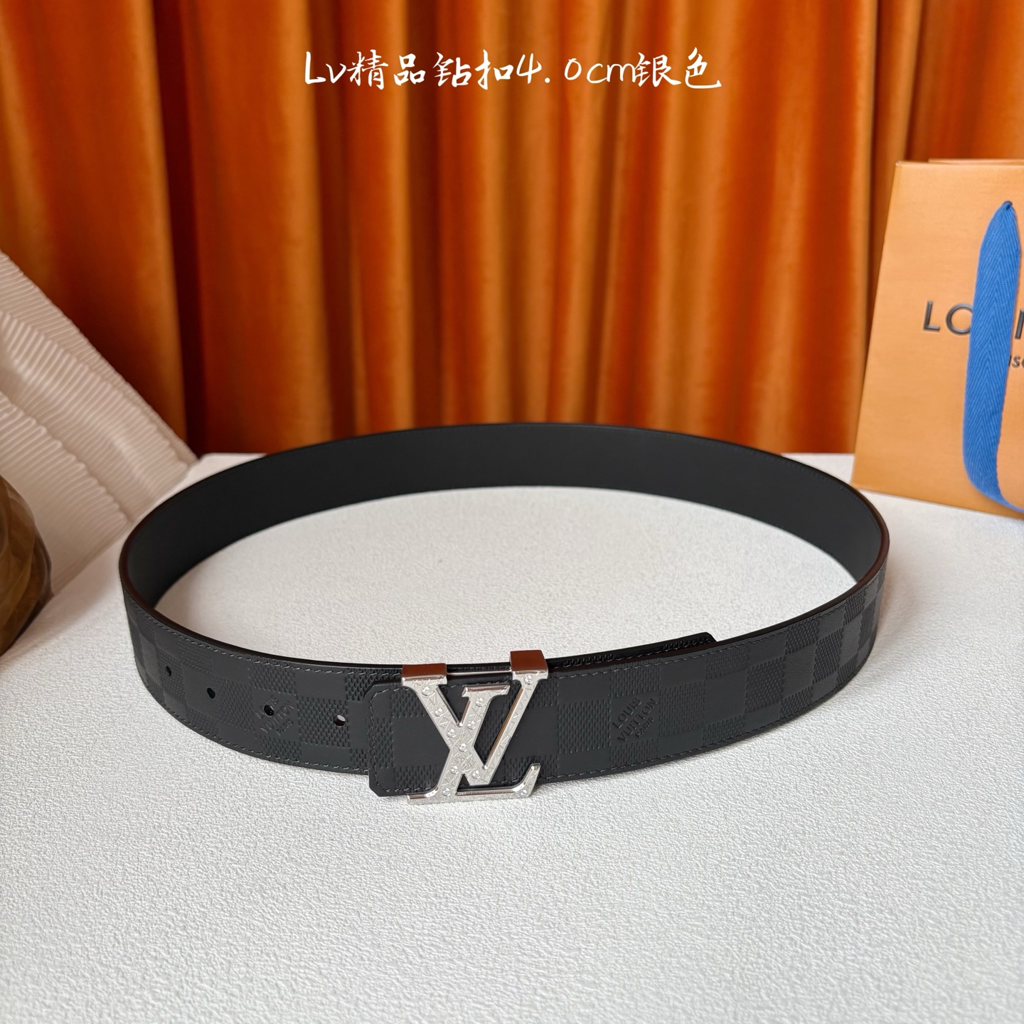 LOUIS VUITTON 经典原单品质，经典压格搭配原版皮底，精品点钻钢扣，精工制作，细节看图，实物拍