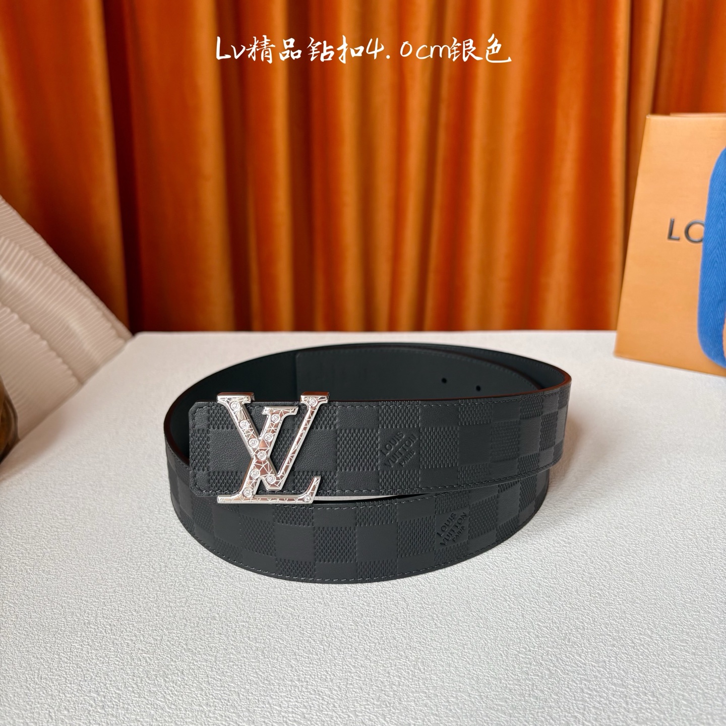 LOUIS VUITTON 经典原单品质，经典压格搭配原版皮底，精品点钻钢扣，精工制作，细节看图，实物拍