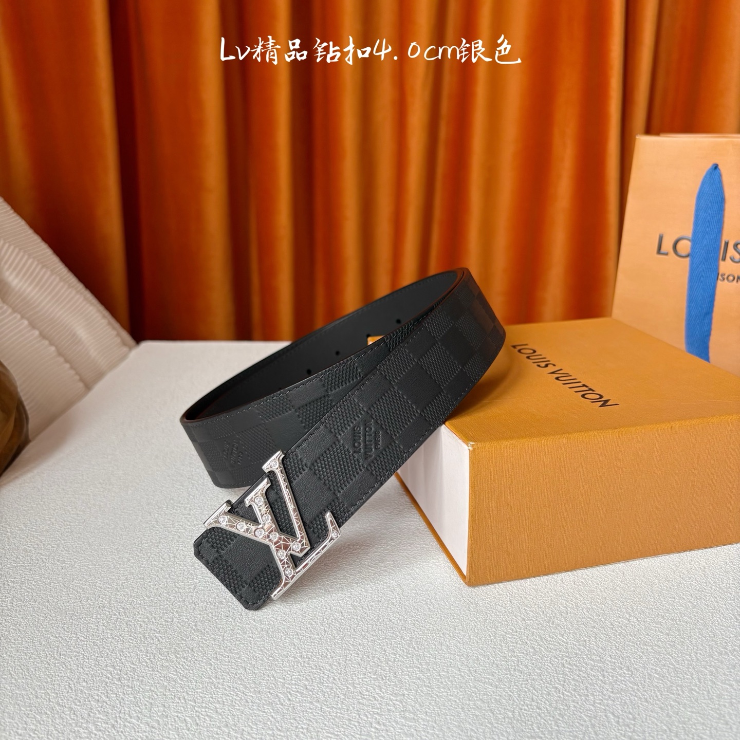 LOUIS VUITTON 经典原单品质，经典压格搭配原版皮底，精品点钻钢扣，精工制作，细节看图，实物拍