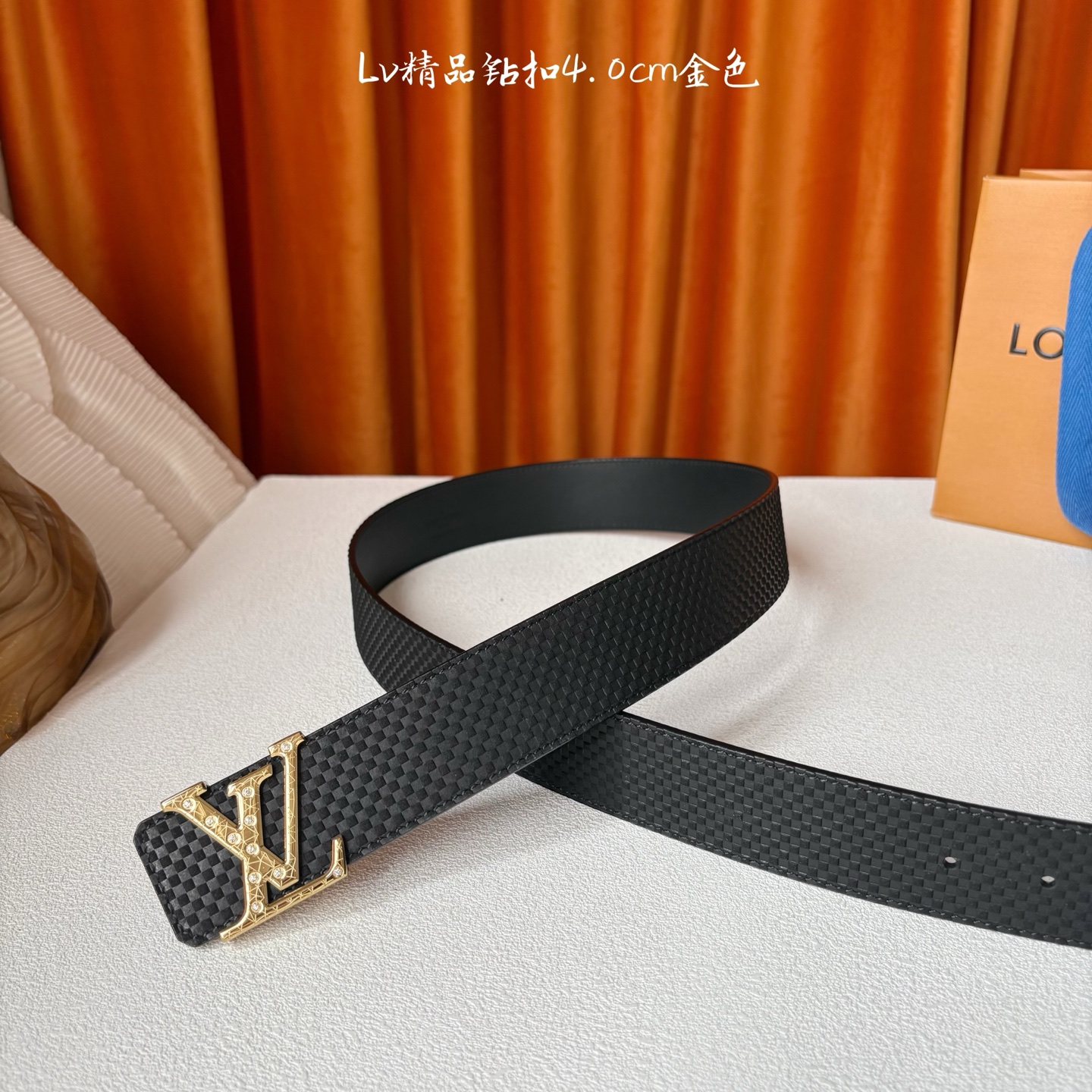 LOUIS VUITTON 经典原单品质，经典压格搭配原版皮底，精品点钻钢扣，精工制作，细节看图，实物拍