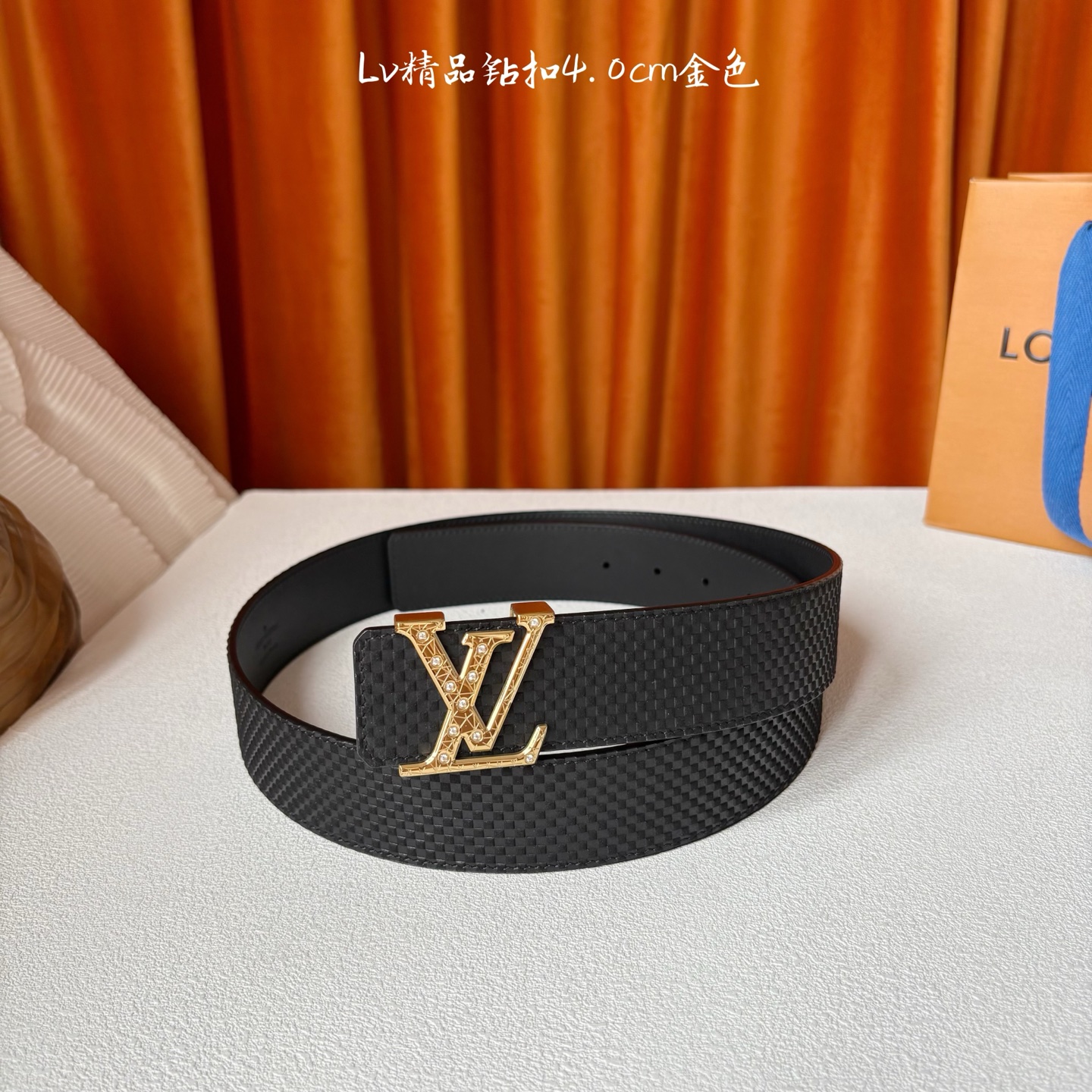 LOUIS VUITTON 经典原单品质，经典压格搭配原版皮底，精品点钻钢扣，精工制作，细节看图，实物拍