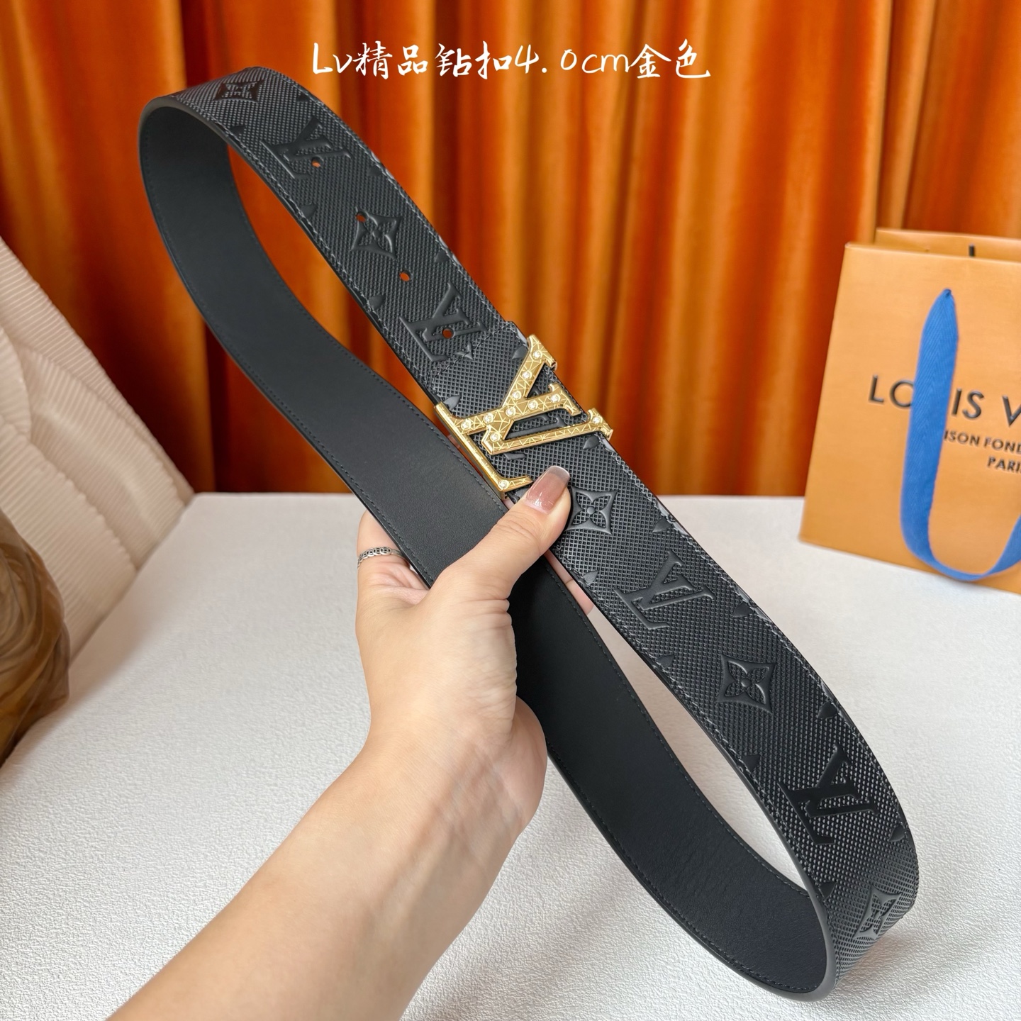 LOUIS VUITTON 经典原单品质，经典压花面搭配原版皮底，精品点钻钢扣，精工制作，细节看图，实物