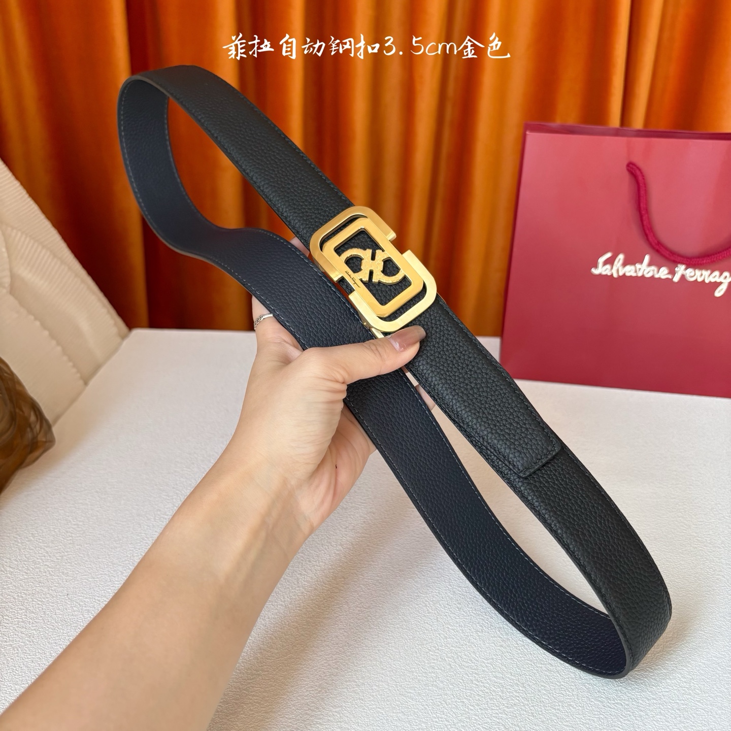 🅿️160  品牌：【菲拉】 菲拉进口小牛皮，手感细腻柔软。搭配纯钢自动精品扣，男士必备！宽度：3.5cm