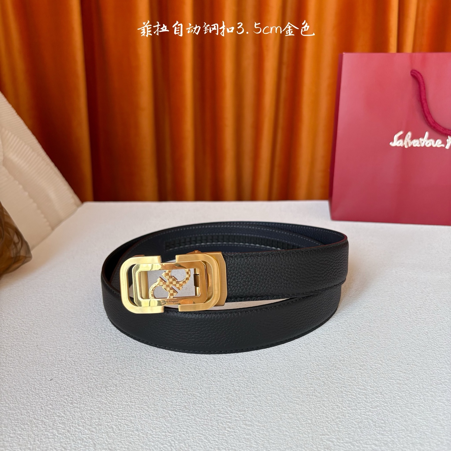 🅿️160  品牌：【菲拉】 菲拉进口小牛皮，手感细腻柔软。搭配纯钢自动精品扣，男士必备！宽度：3.5cm