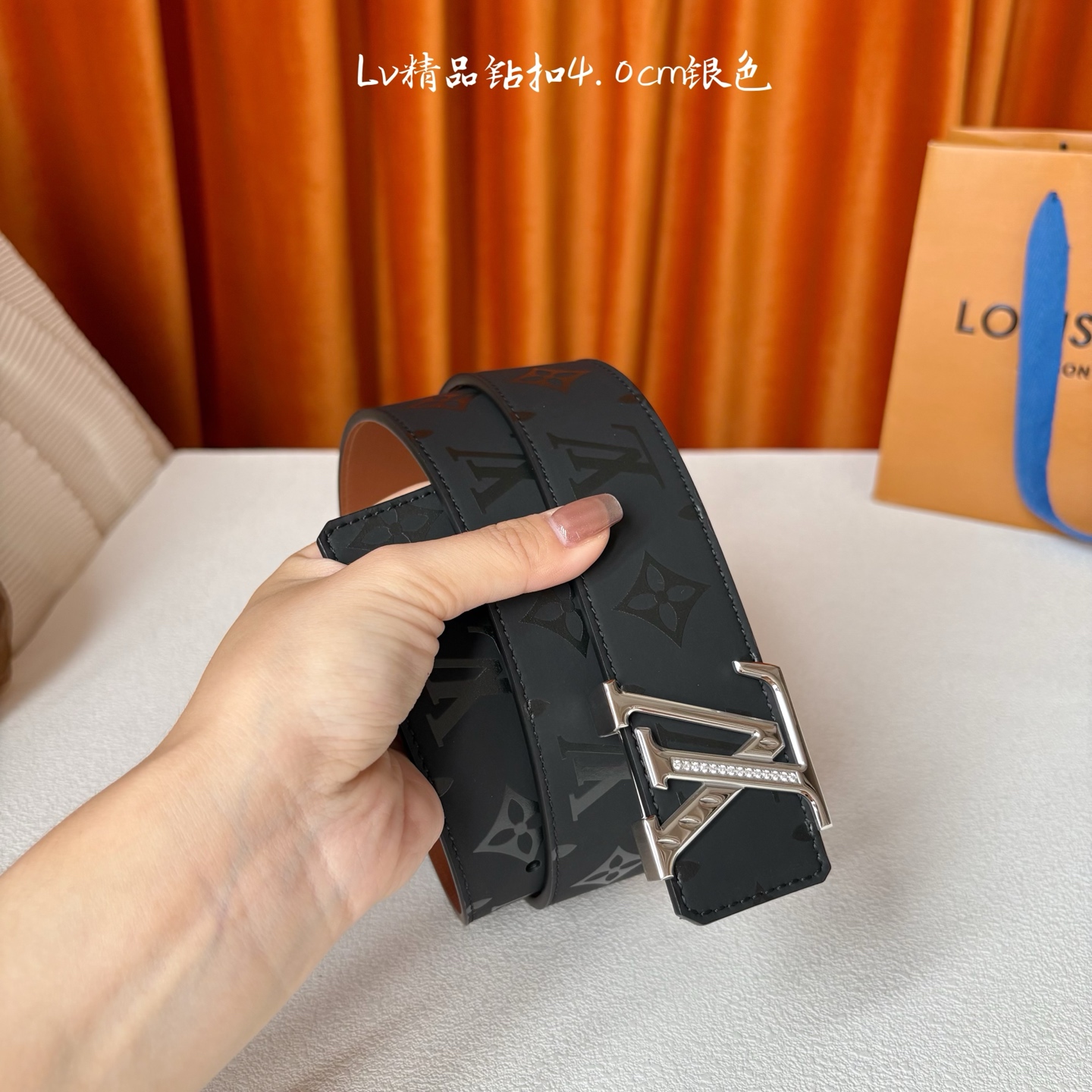 LOUIS VUITTON 经典原单品质，经典印花面搭配原版皮底，精品点钻钢扣，精工制作，细节看图，实物