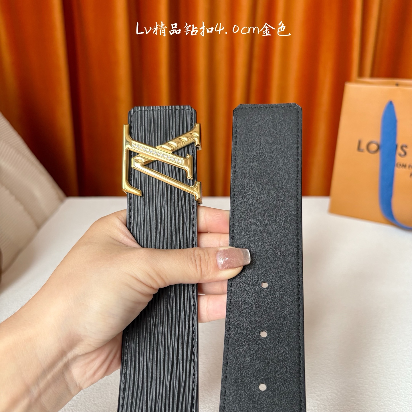 LOUIS VUITTON 经典原单品质，经典水波纹搭配原版皮底，精品点钻钢扣，精工制作，细节看图，实物