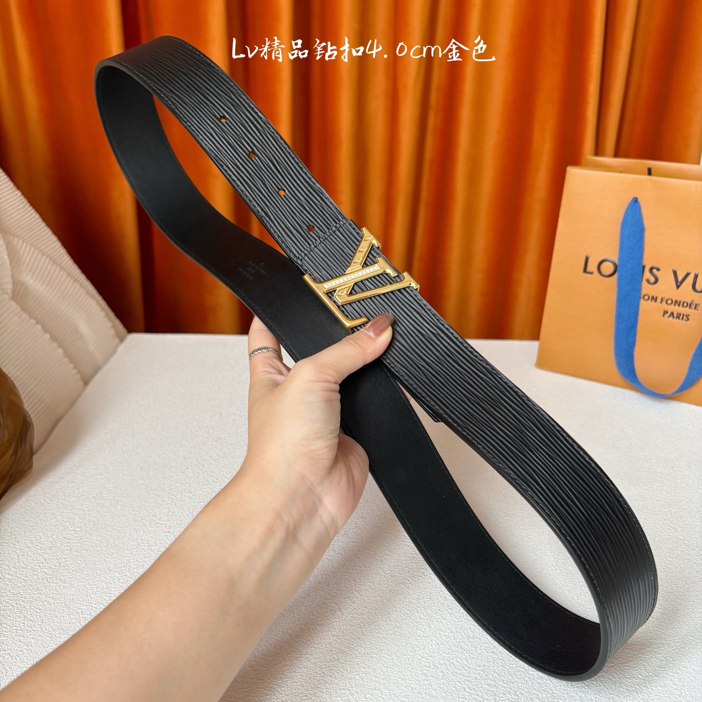 LOUIS VUITTON 经典原单品质，经典水波纹搭配原版皮底，精品点钻钢扣，精工制作，细节看图，实物