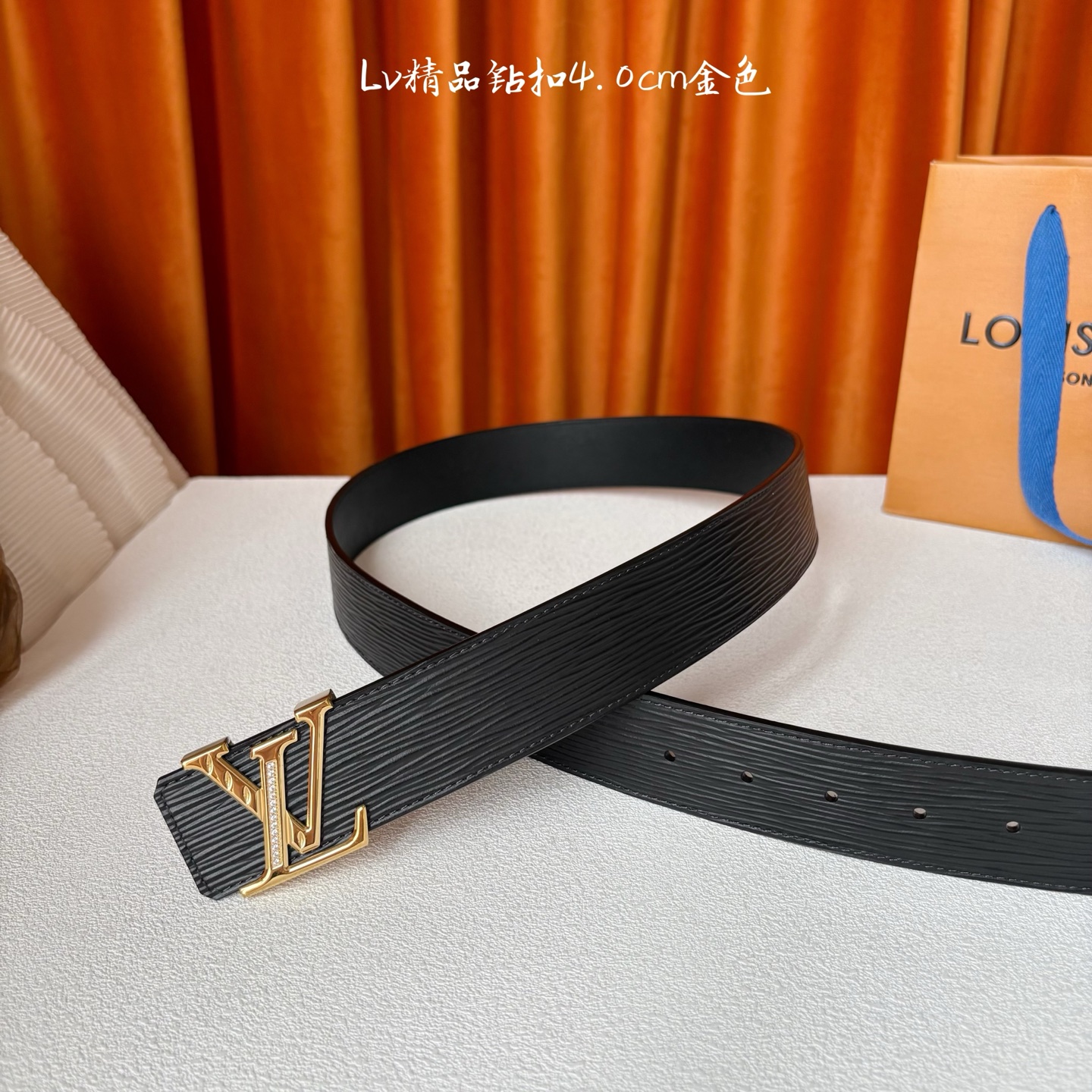 LOUIS VUITTON 经典原单品质，经典水波纹搭配原版皮底，精品点钻钢扣，精工制作，细节看图，实物