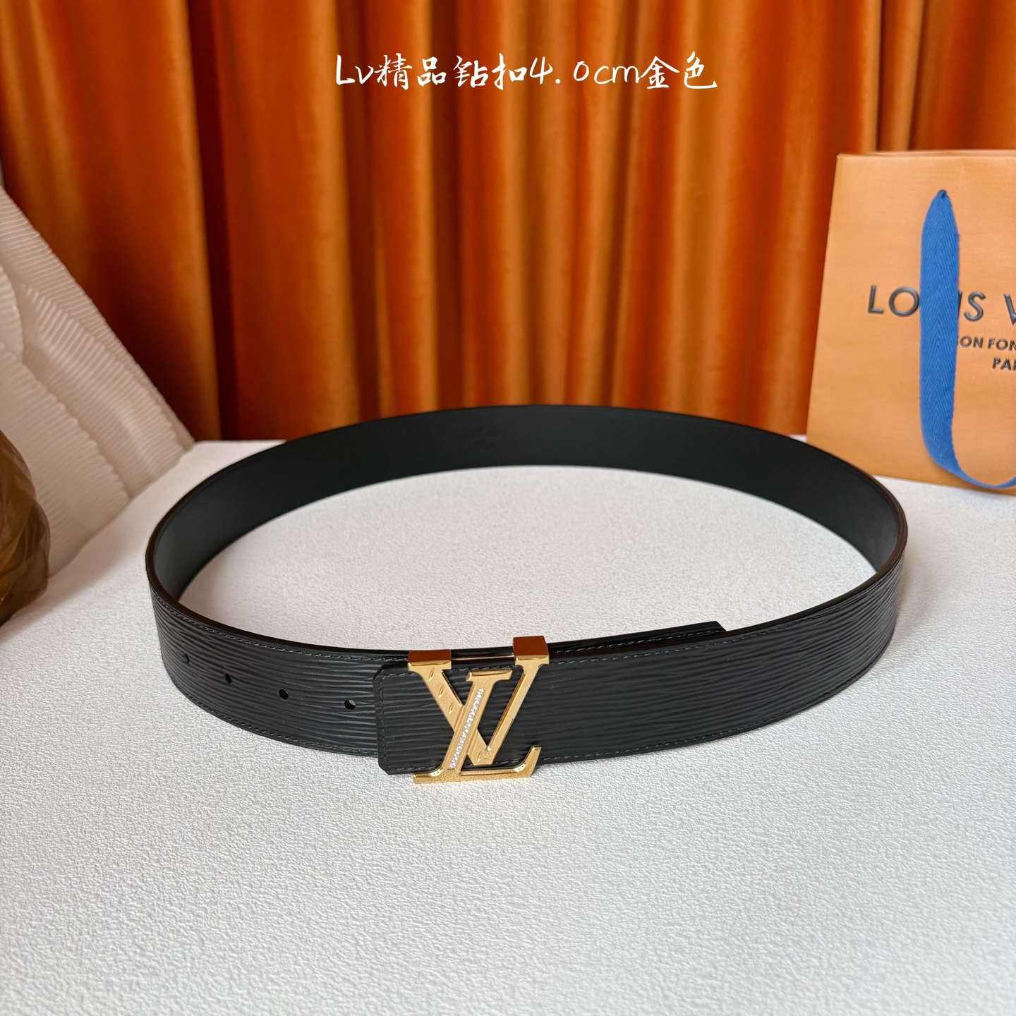 LOUIS VUITTON 经典原单品质，经典水波纹搭配原版皮底，精品点钻钢扣，精工制作，细节看图，实物