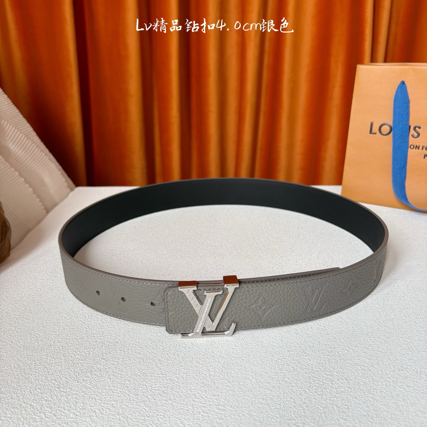 LOUIS VUITTON 经典原单品质，经典压花面搭配原版皮底，精品点钻钢扣，精工制作，细节看图，实物