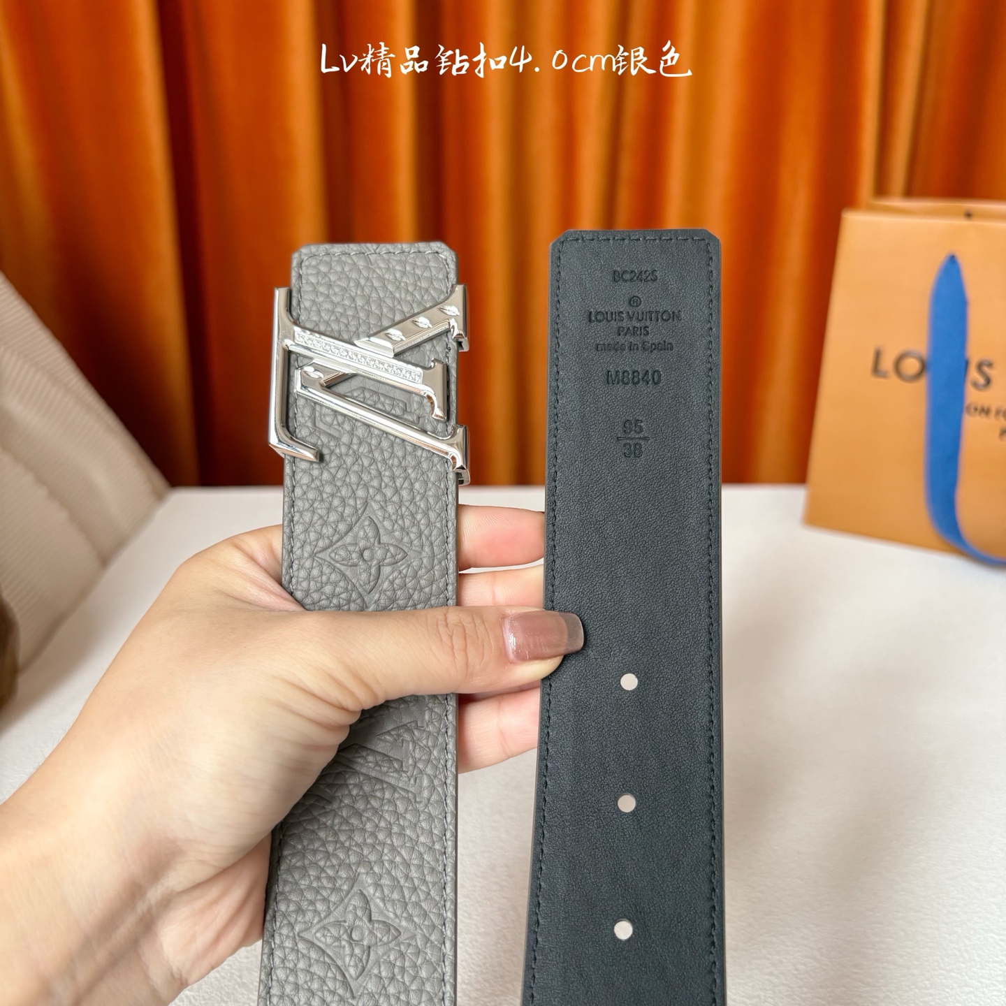 LOUIS VUITTON 经典原单品质，经典压花面搭配原版皮底，精品点钻钢扣，精工制作，细节看图，实物