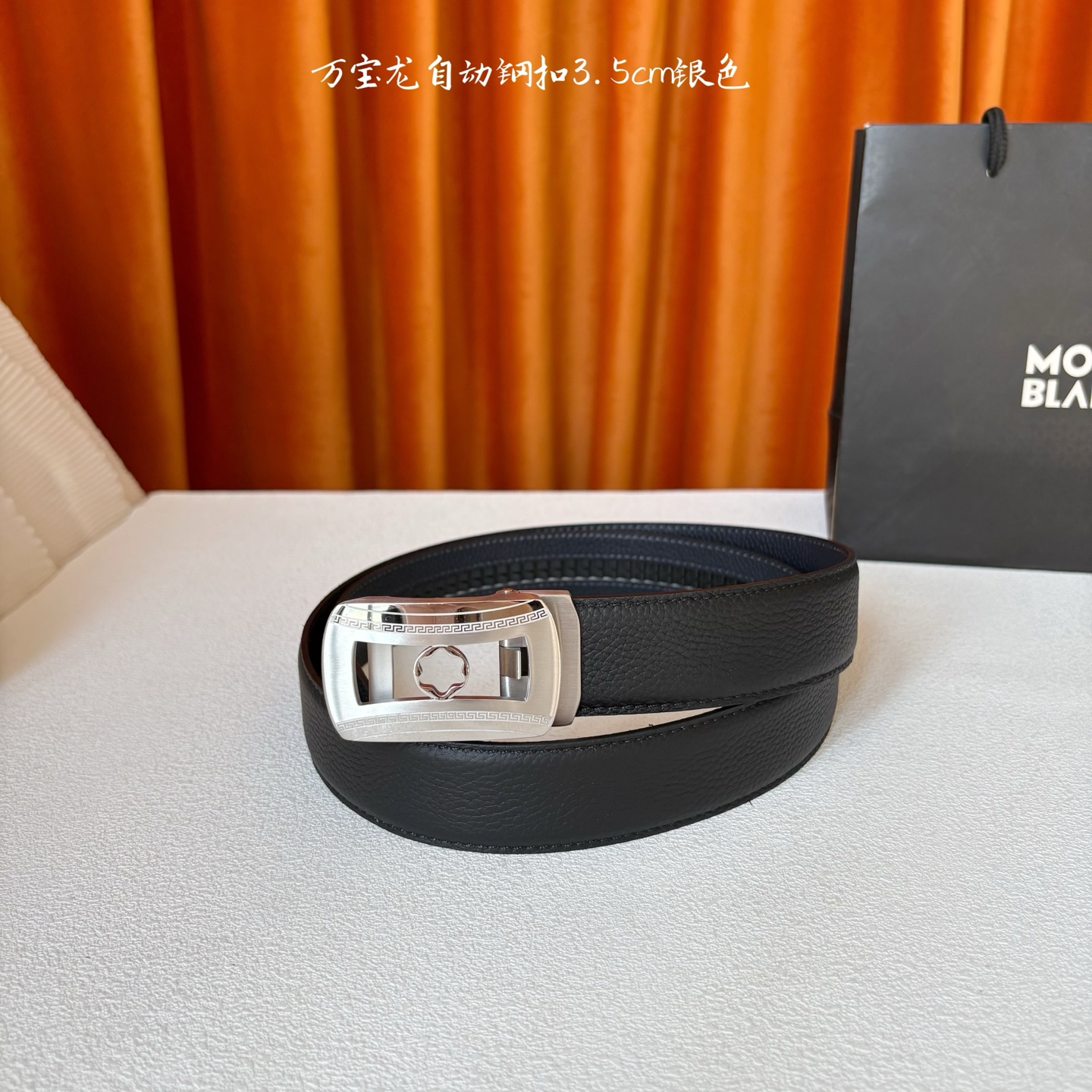 品牌：【万宝龙】 Montblanc家持续其一贯的高雅、绅士、精致的风格，进口小牛皮，手感细腻柔软。纯钢