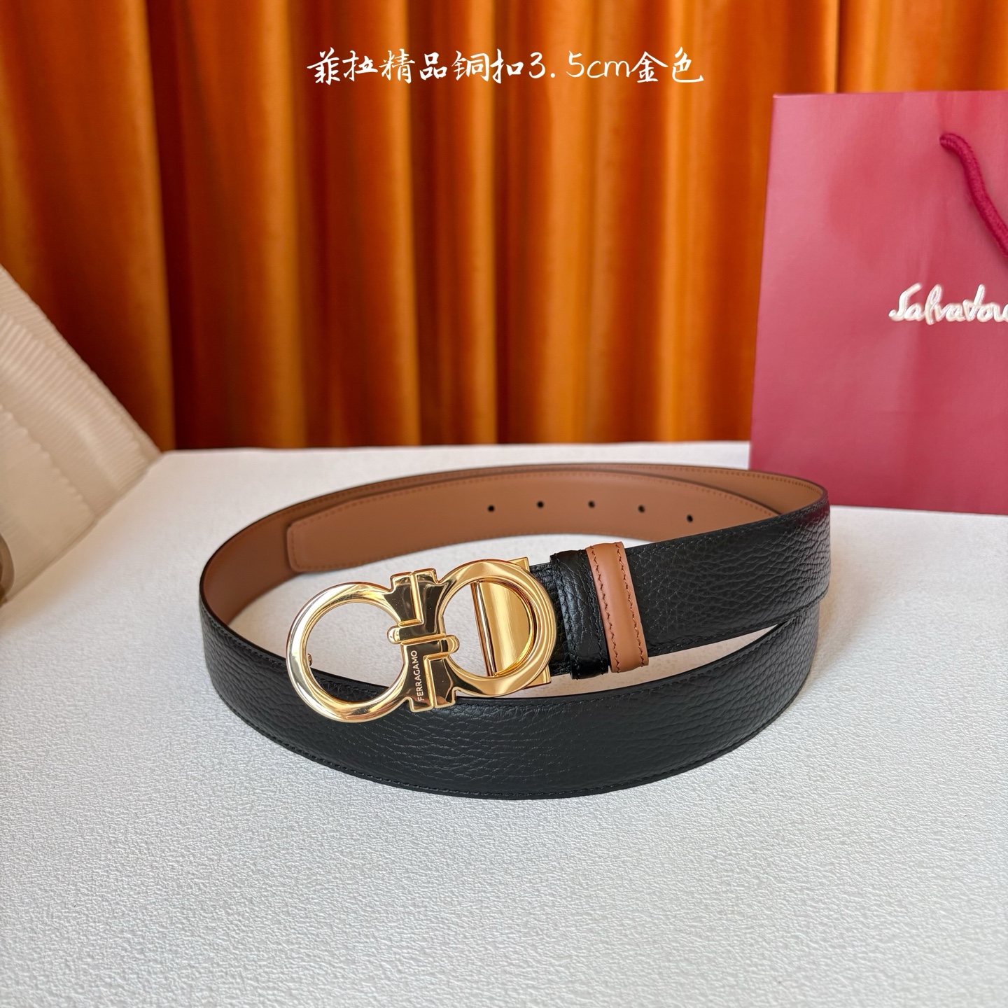 菲拉格慕男款进口小牛皮，手感细腻柔软。搭配纯铜精品扣，男士必备！宽度：3.5cm