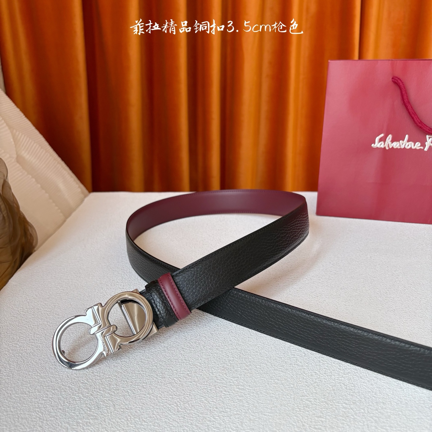 菲拉格慕男款进口小牛皮，手感细腻柔软。搭配纯铜精品扣，男士必备！宽度：3.5cm