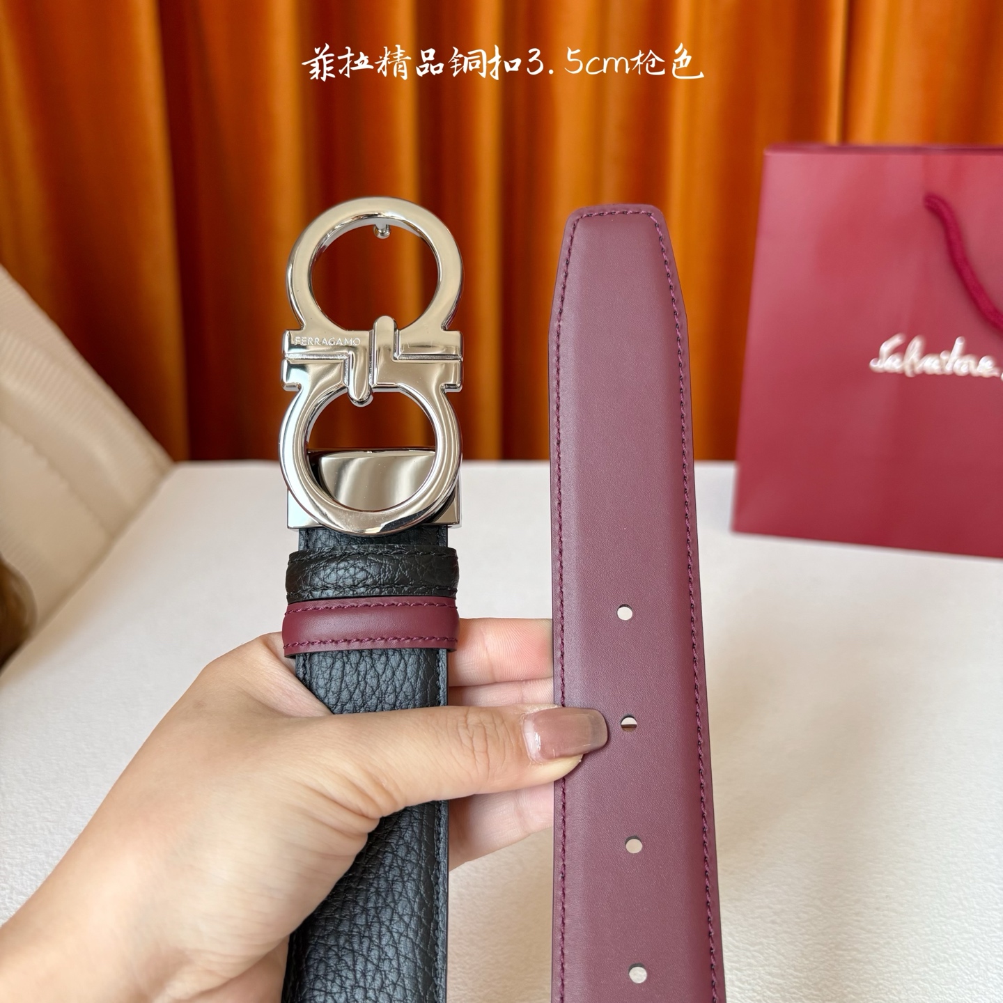 菲拉格慕男款进口小牛皮，手感细腻柔软。搭配纯铜精品扣，男士必备！宽度：3.5cm