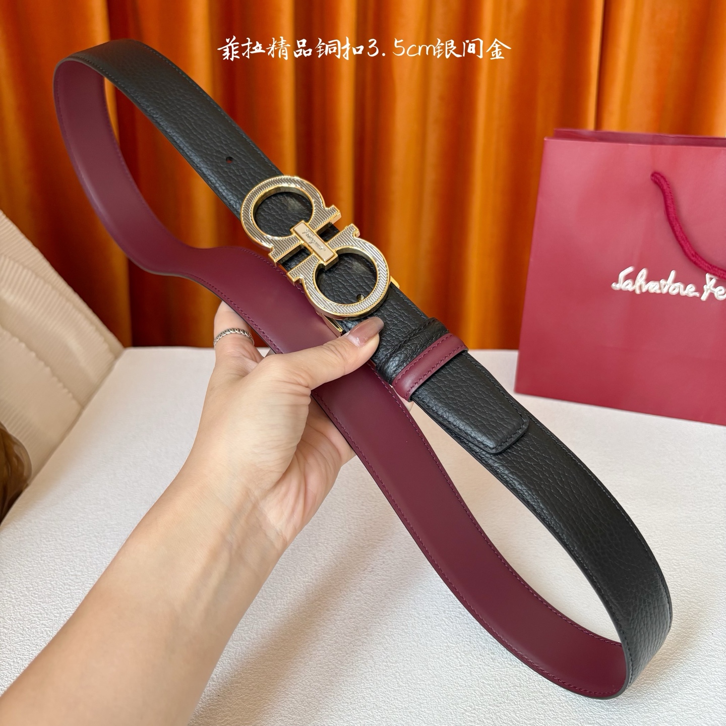 菲拉格慕男款进口小牛皮，手感细腻柔软。搭配纯铜精品扣，男士必备！宽度：3.5cm