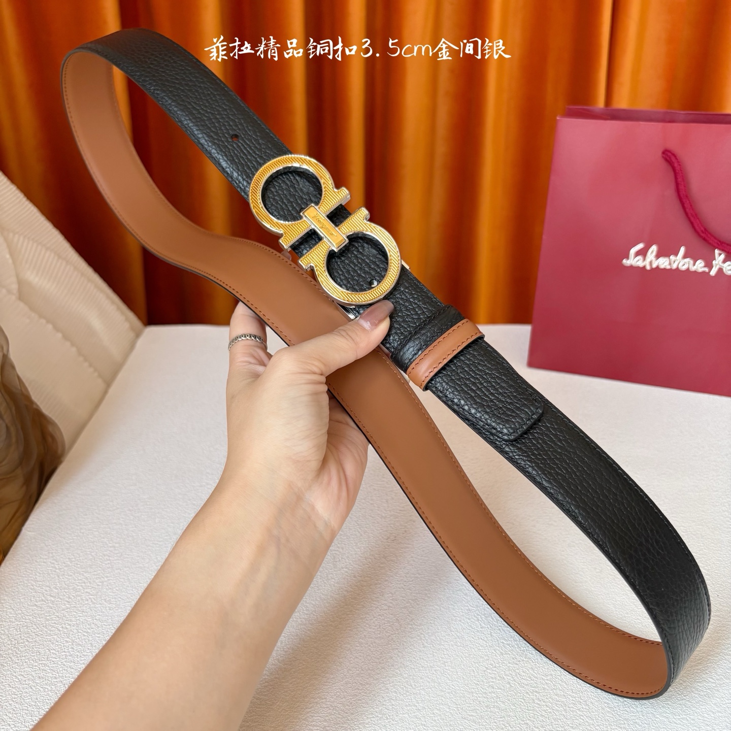 菲拉格慕男款进口小牛皮，手感细腻柔软。搭配纯铜精品扣，男士必备！宽度：3.5cm