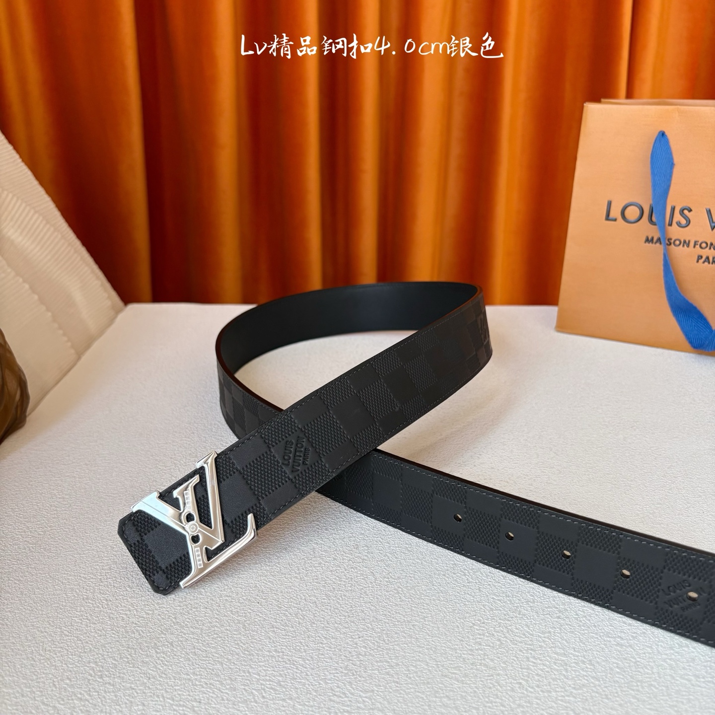 【LOUIS VUITTON】：经典原单品质，pvc压花面配原版平纹底，搭配原单精品钢扣，精工制作，细节