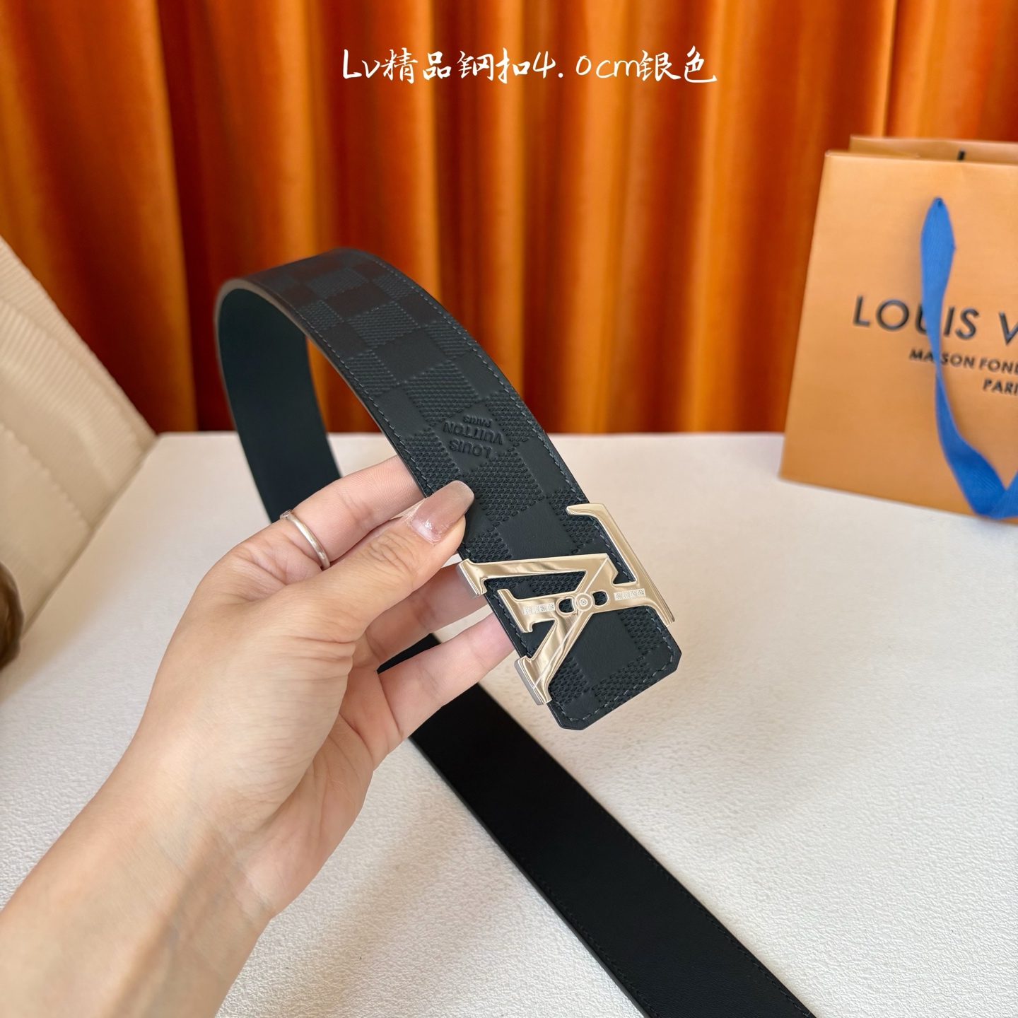 【LOUIS VUITTON】：经典原单品质，pvc压花面配原版平纹底，搭配原单精品钢扣，精工制作，细节