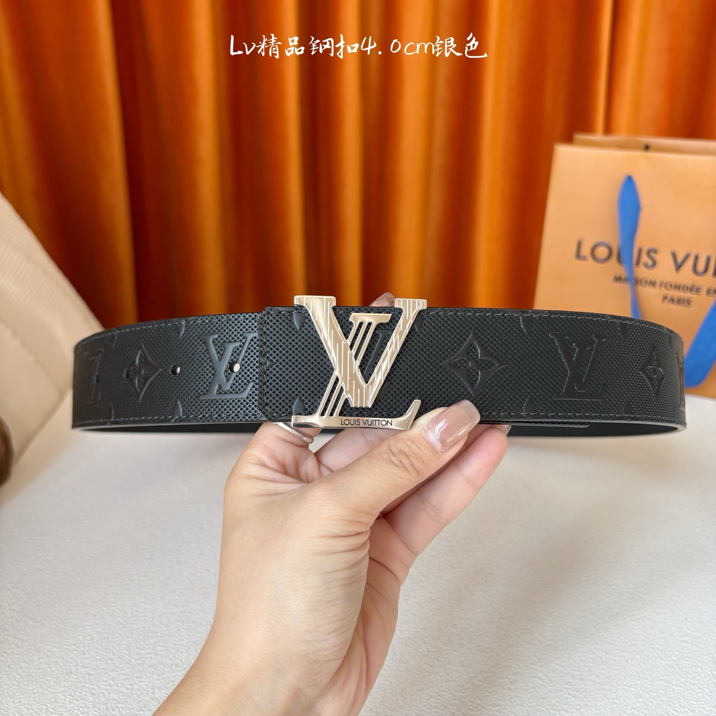 【LOUIS VUITTON】：经典原单品质，pvc压花面配原版平纹底，搭配原单精品钢扣，精工制作，细节