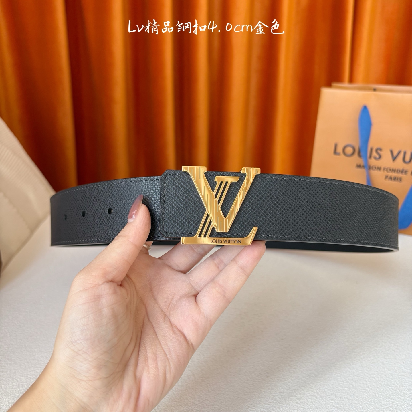 【LOUIS VUITTON】：经典原单品质，原版手掌纹配原版平纹底，搭配原单精品钢扣，精工制作，细节看