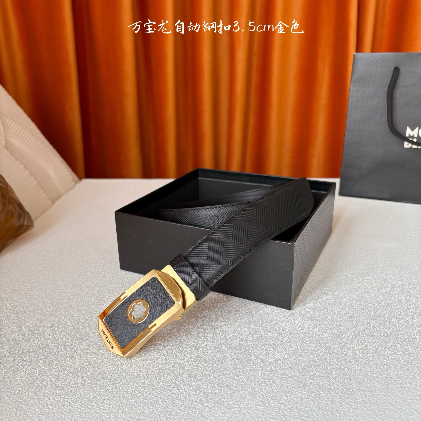 品牌：【万宝龙】 Montblanc家持续其一贯的高雅、绅士、精致的风格，进口小牛皮，手感细腻柔软。纯钢