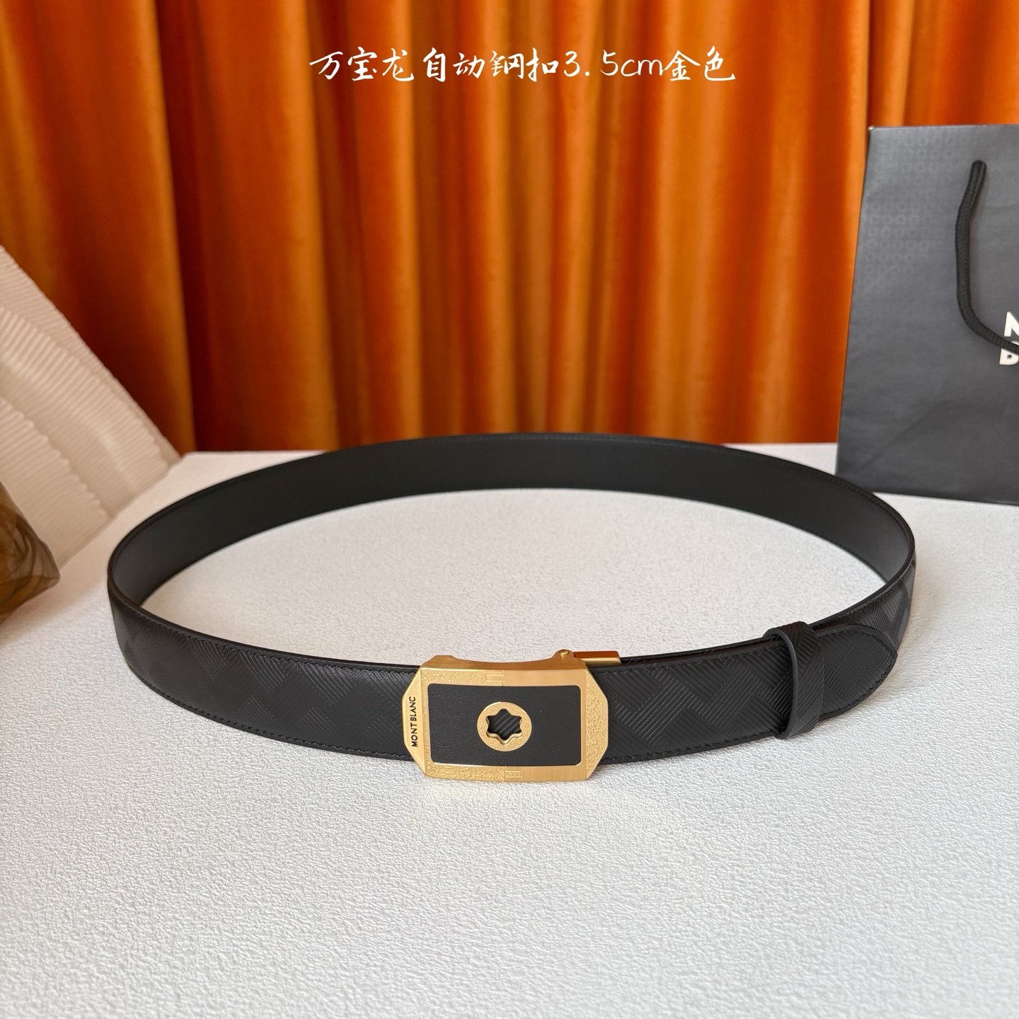 品牌：【万宝龙】 Montblanc家持续其一贯的高雅、绅士、精致的风格，进口小牛皮，手感细腻柔软。纯钢